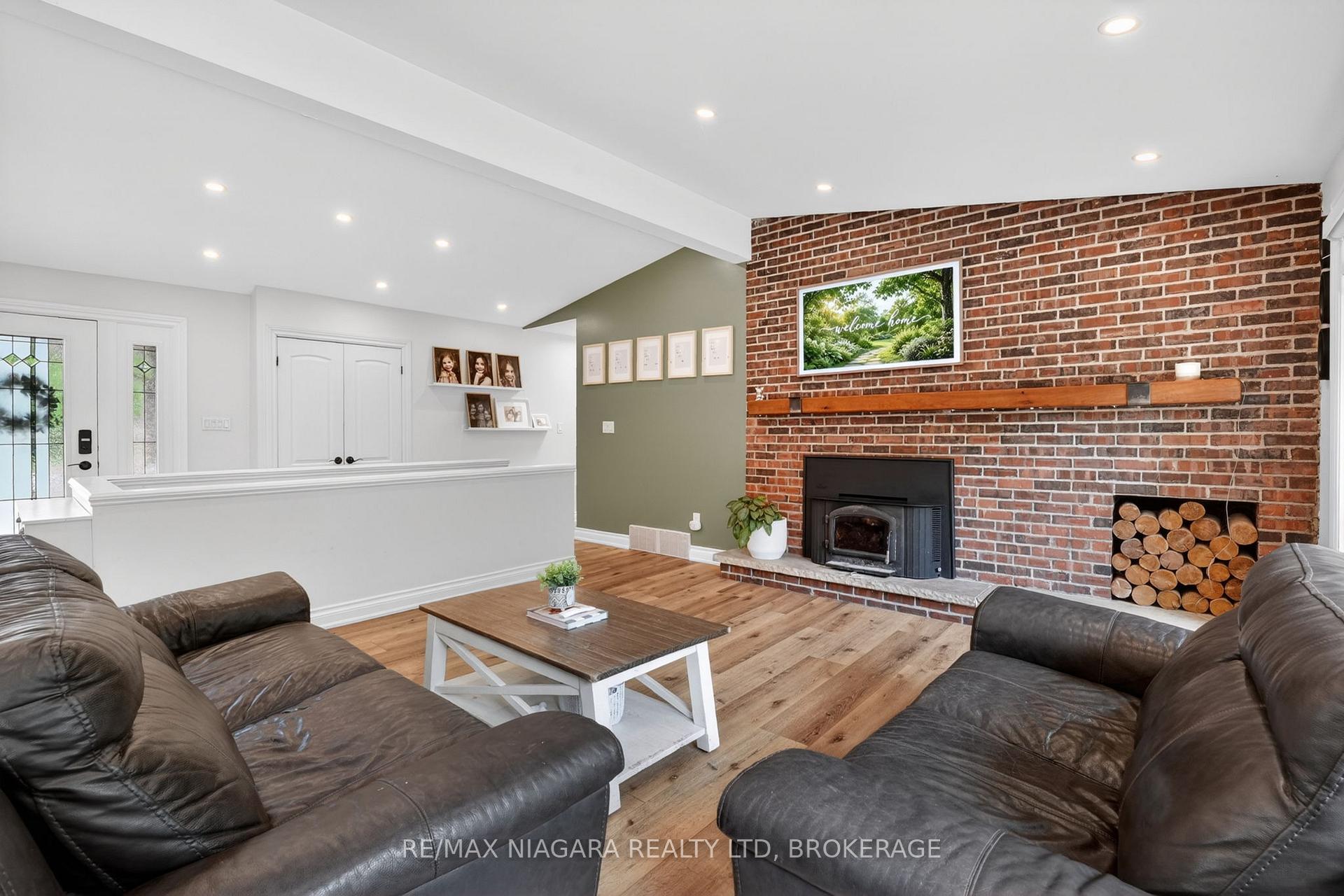Photo 16 of 15 Cross Hill Road, Pelham, Fonthill — HOMEH