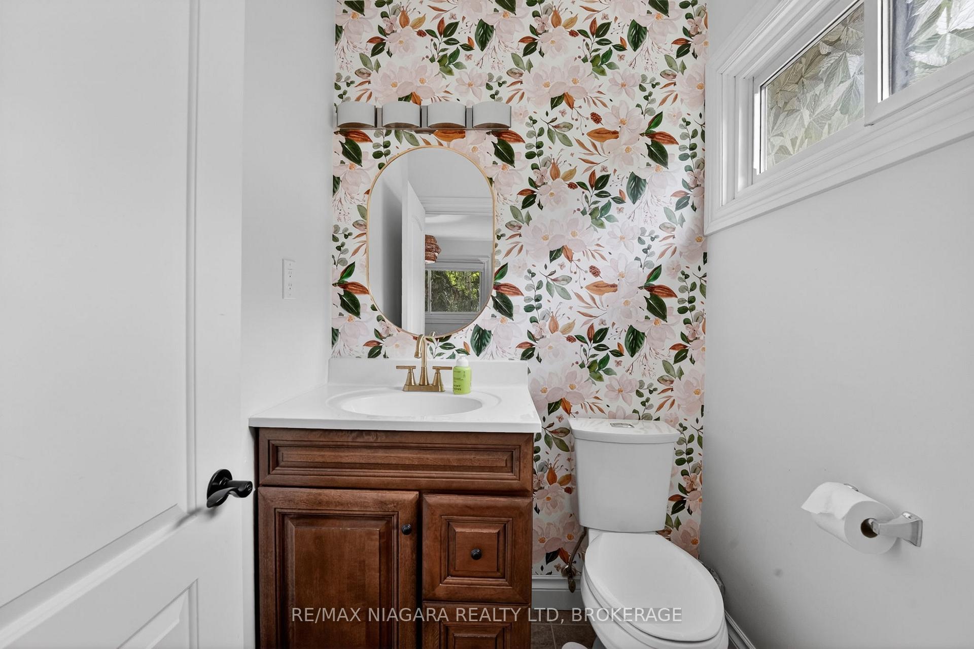 Photo 21 of 15 Cross Hill Road, Pelham, Fonthill — HOMEH