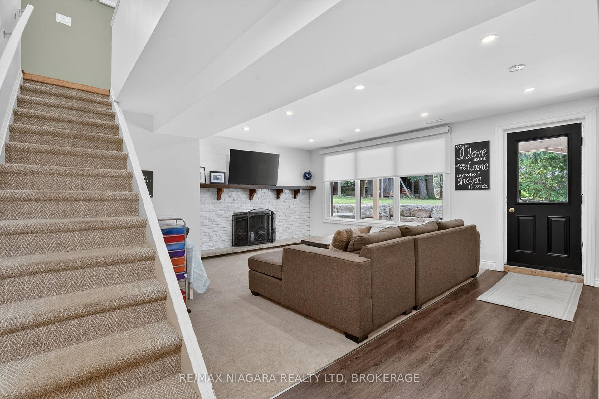 Photo 31 of 15 Cross Hill Road, Pelham, Fonthill — HOMEH