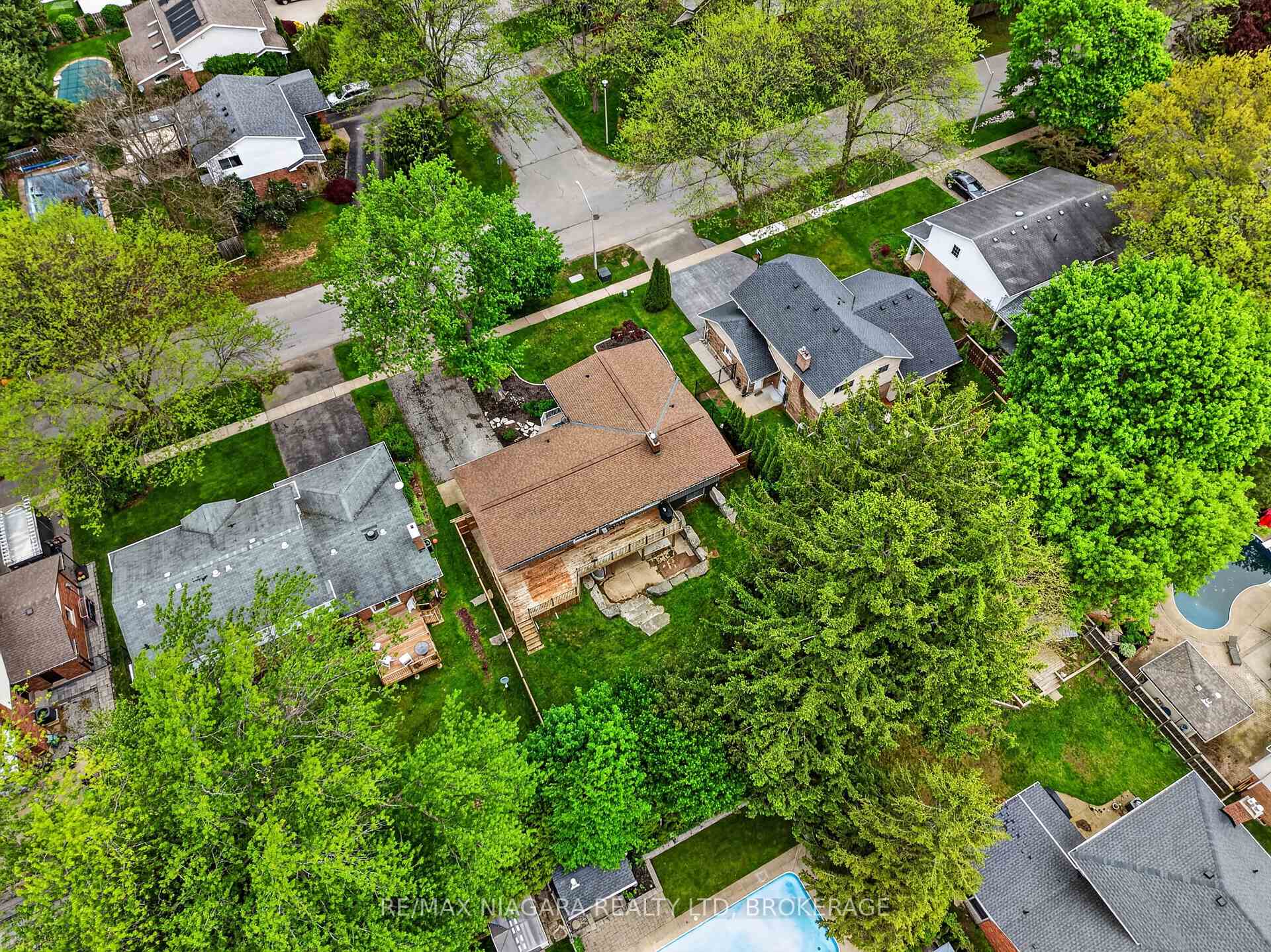 Photo 38 of 15 Cross Hill Road, Pelham, Fonthill — HOMEH