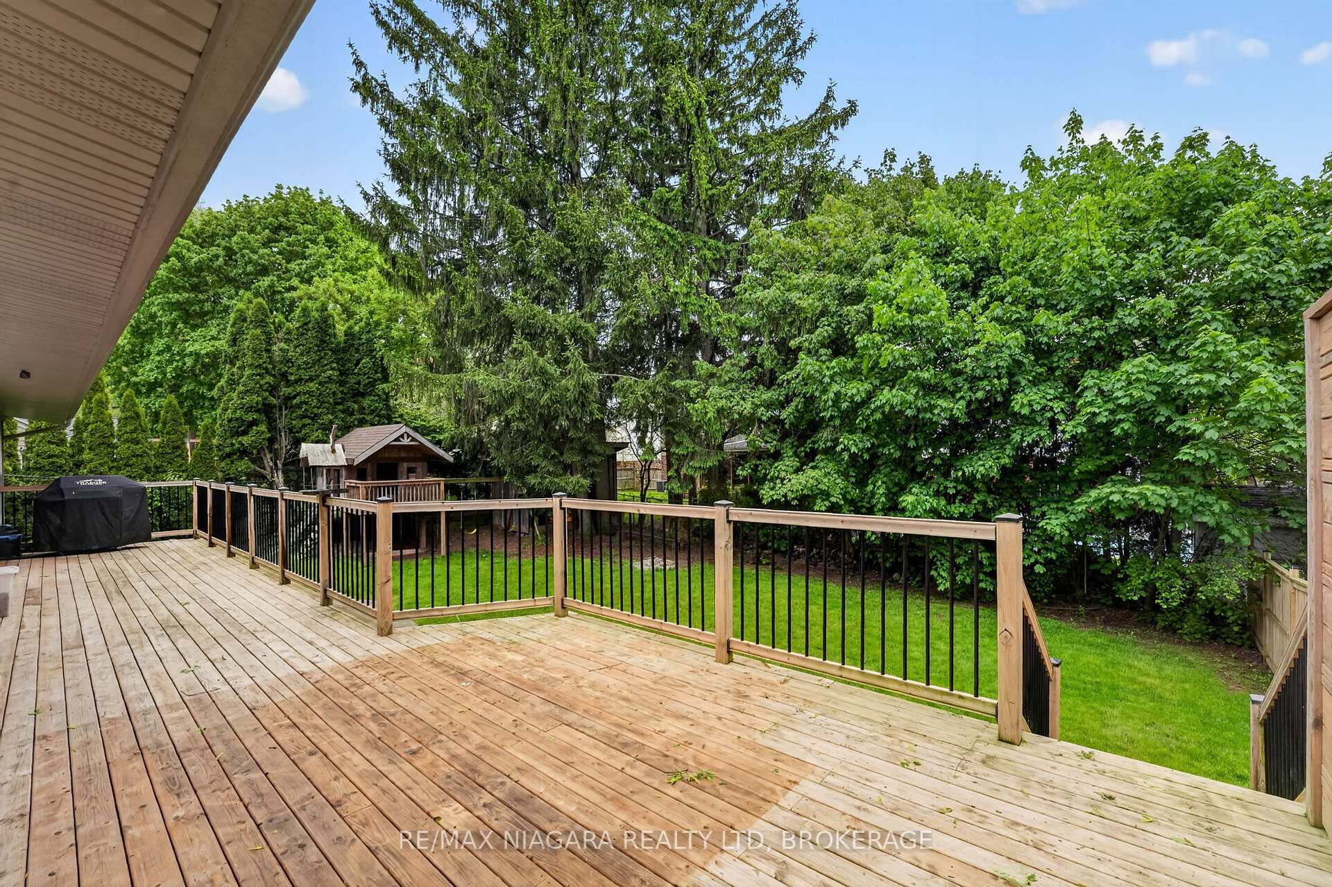 Photo 39 of 15 Cross Hill Road, Pelham, Fonthill — HOMEH