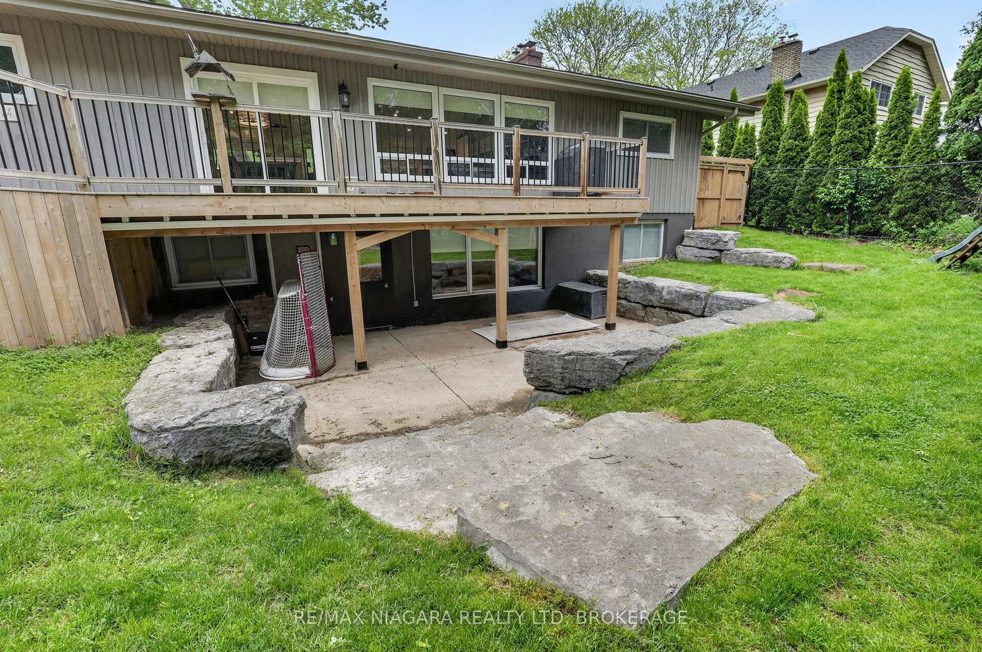 Photo 44 of 15 Cross Hill Road, Pelham, Fonthill — HOMEH