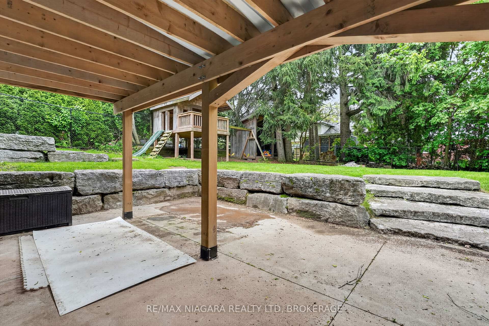 Photo 45 of 15 Cross Hill Road, Pelham, Fonthill — HOMEH