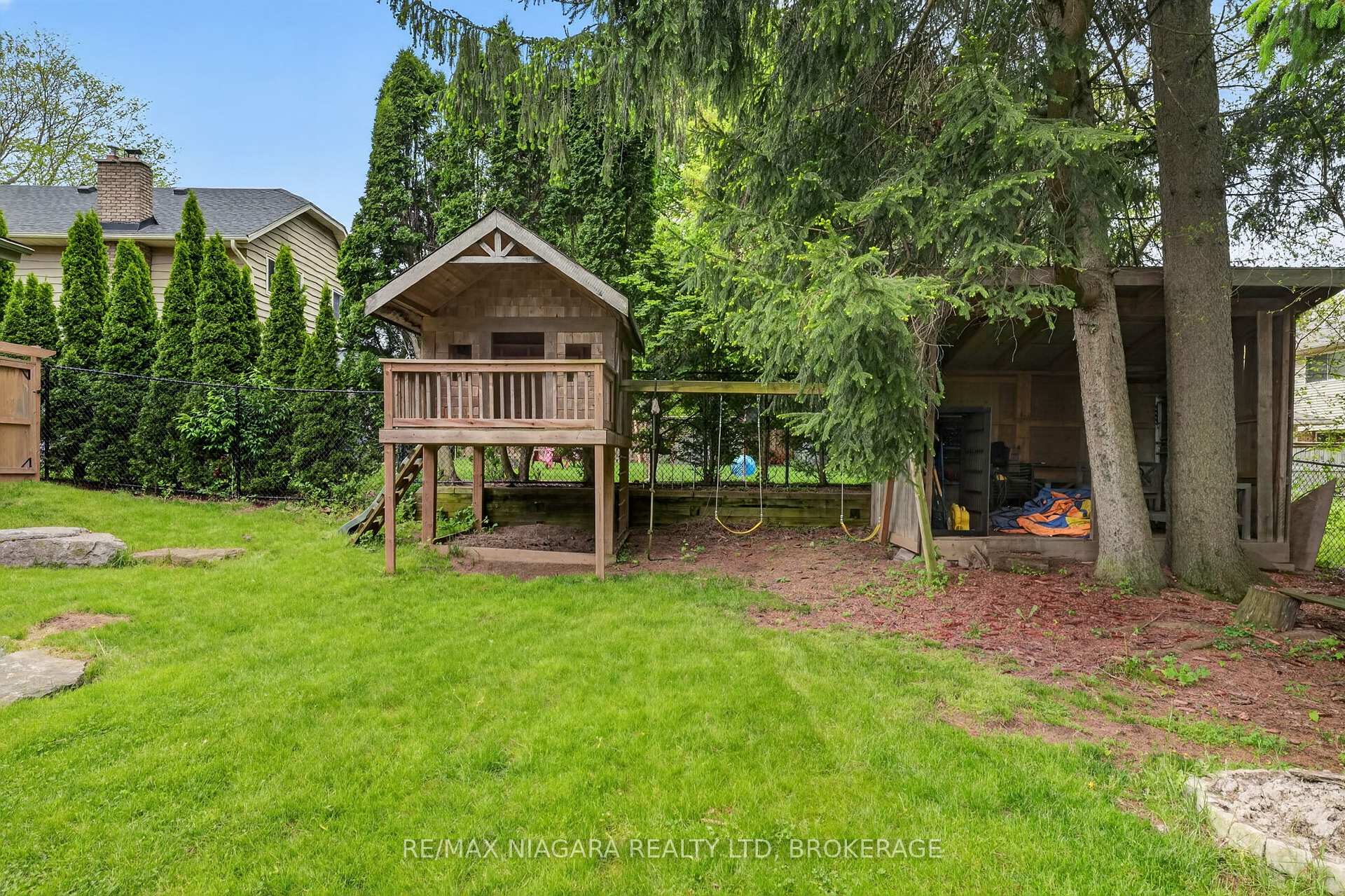 Photo 46 of 15 Cross Hill Road, Pelham, Fonthill — HOMEH