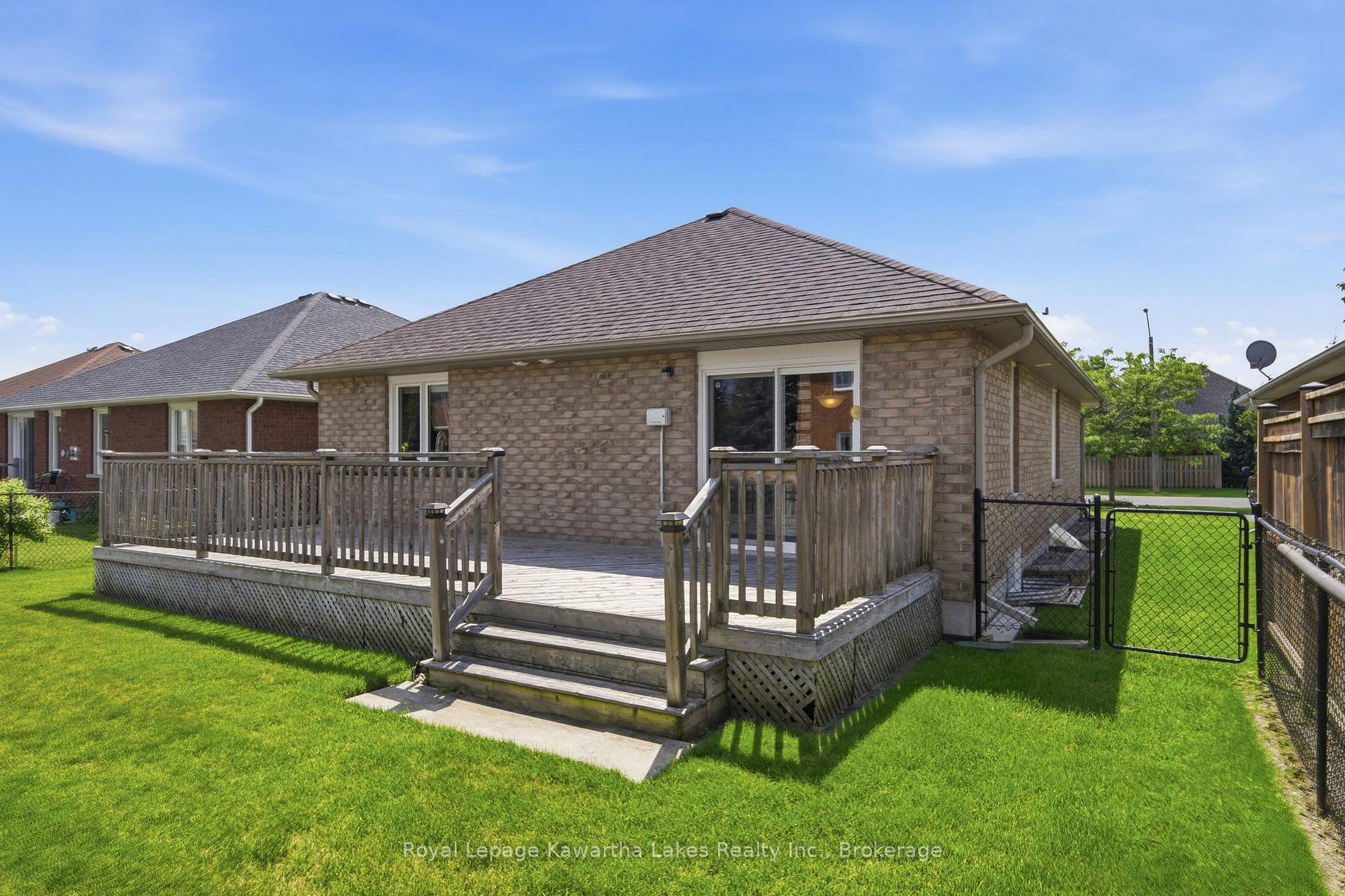 Photo 2 of 32 Gee Crescent, Kawartha Lakes, Lindsay — HOMEH
