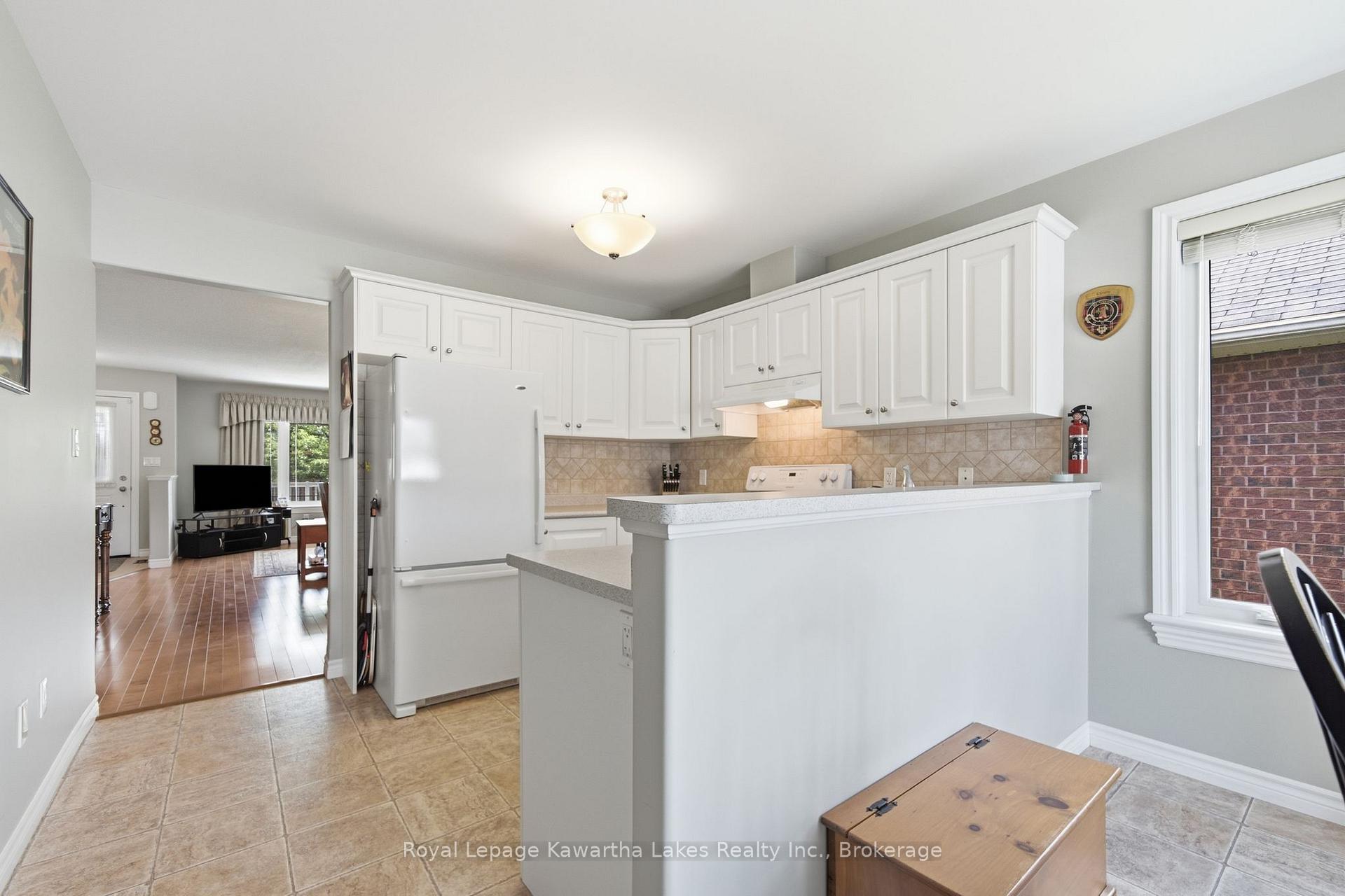 Photo 13 of 32 Gee Crescent, Kawartha Lakes, Lindsay — HOMEH