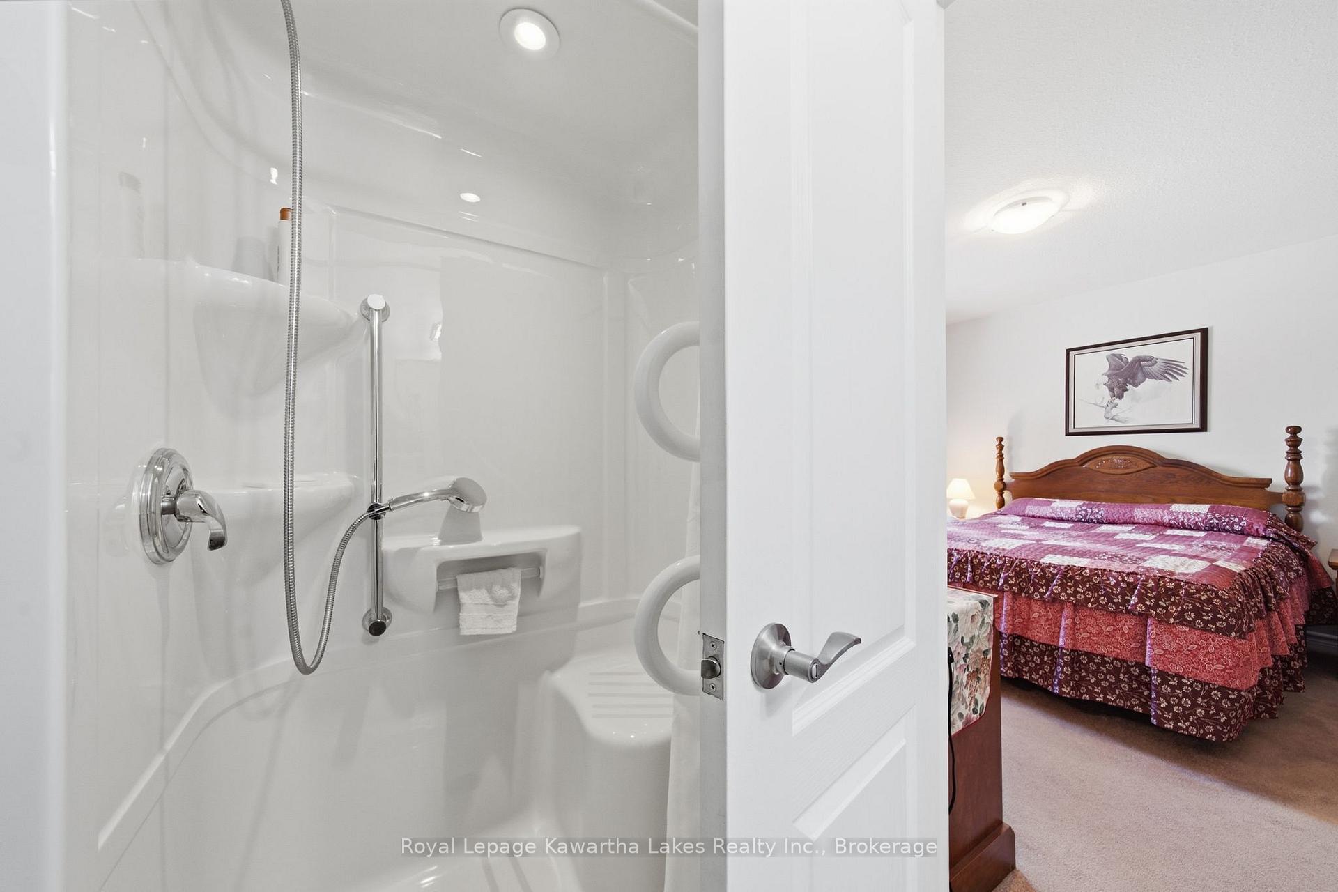 Photo 19 of 32 Gee Crescent, Kawartha Lakes, Lindsay — HOMEH