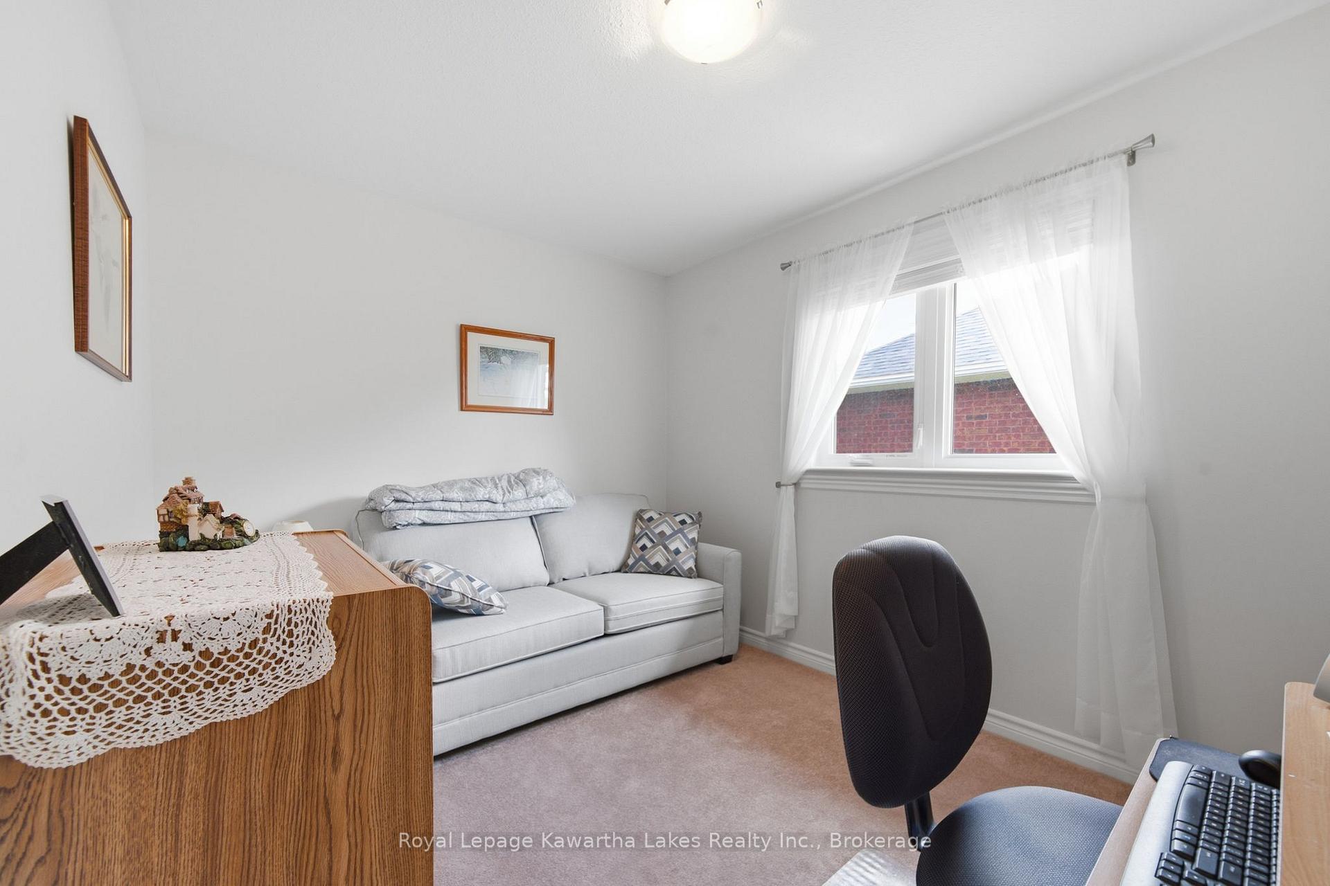 Photo 21 of 32 Gee Crescent, Kawartha Lakes, Lindsay — HOMEH