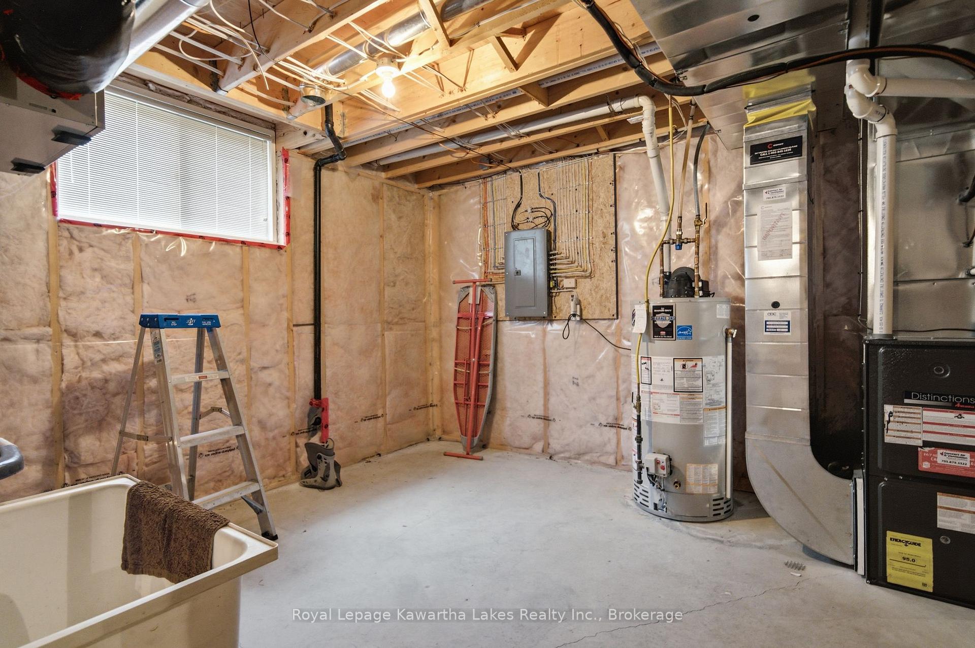 Photo 29 of 32 Gee Crescent, Kawartha Lakes, Lindsay — HOMEH