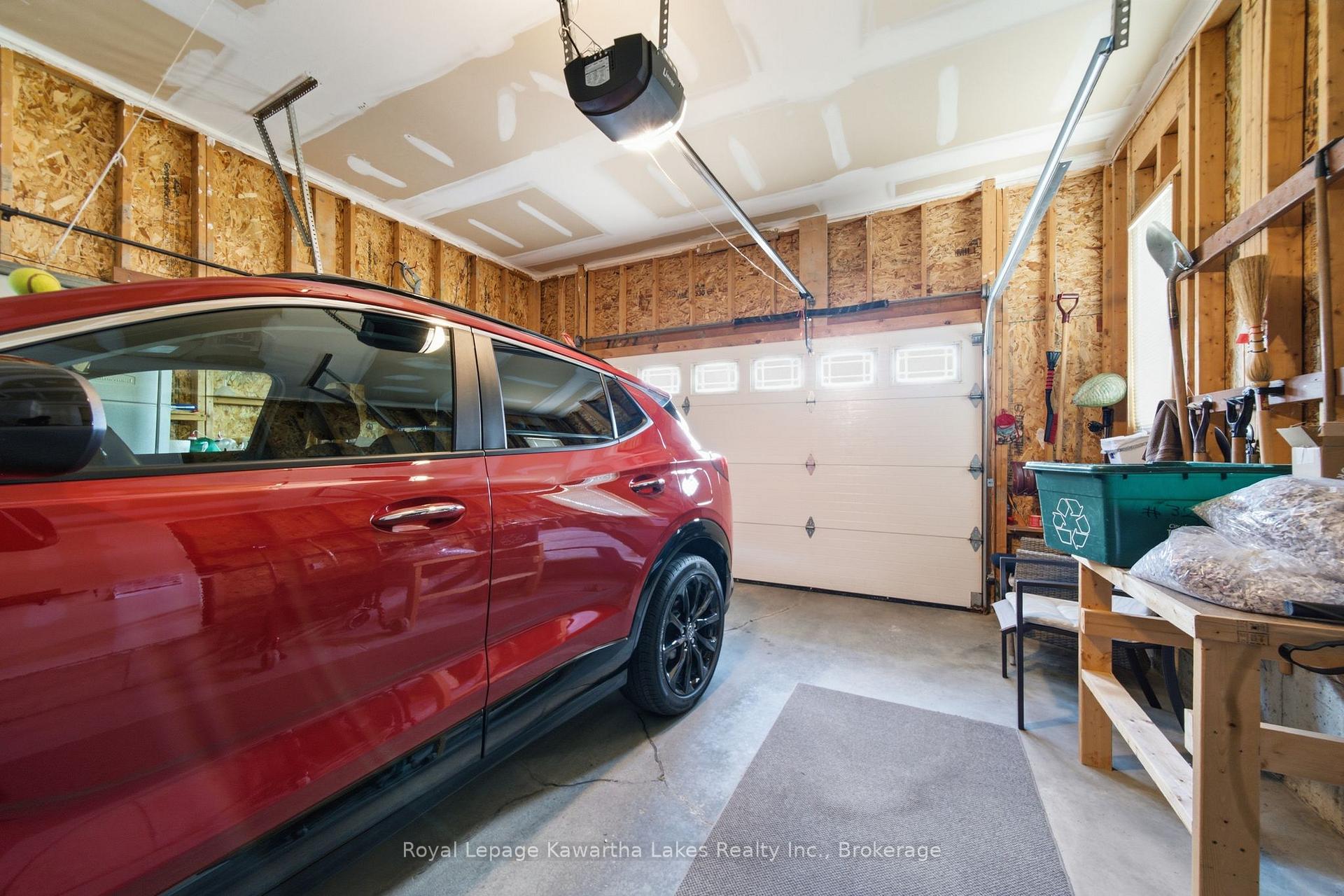 Photo 31 of 32 Gee Crescent, Kawartha Lakes, Lindsay — HOMEH