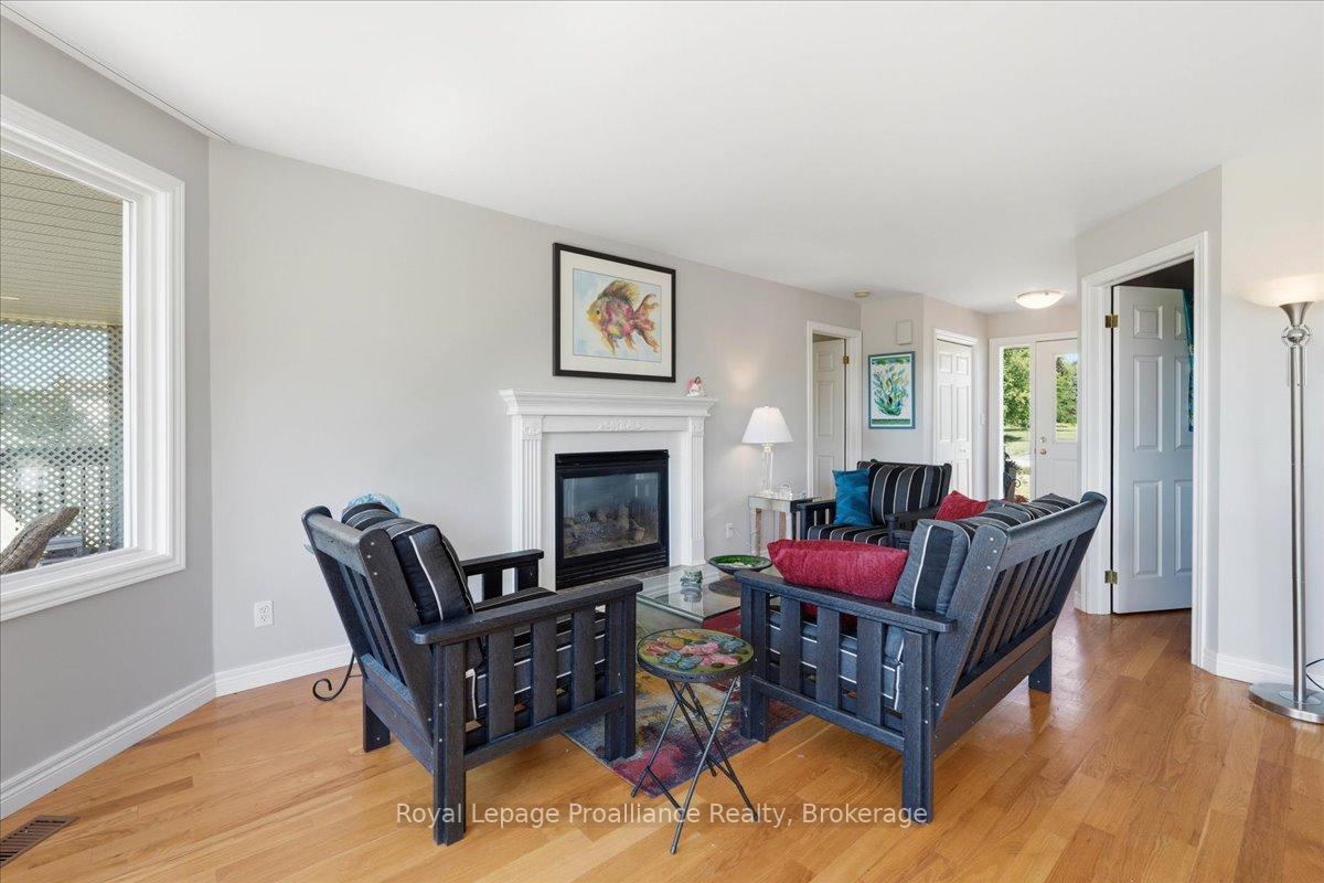 Photo 4 of 95 Dave Drive, Quinte West, Murray Ward — HOMEH