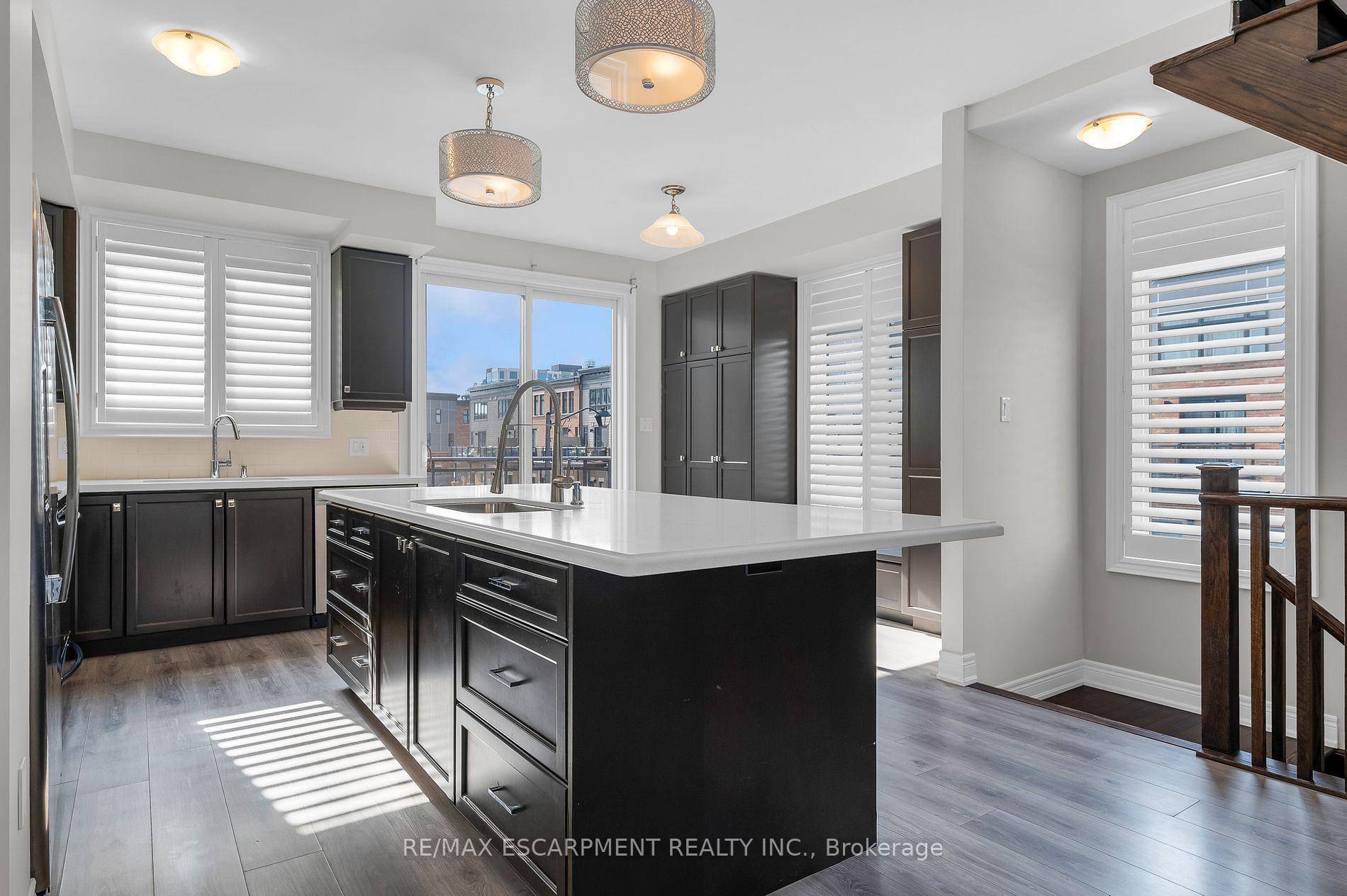 Photo 4 of 2 Waterview Lane, Grimsby, Grimsby Beach — HOMEH