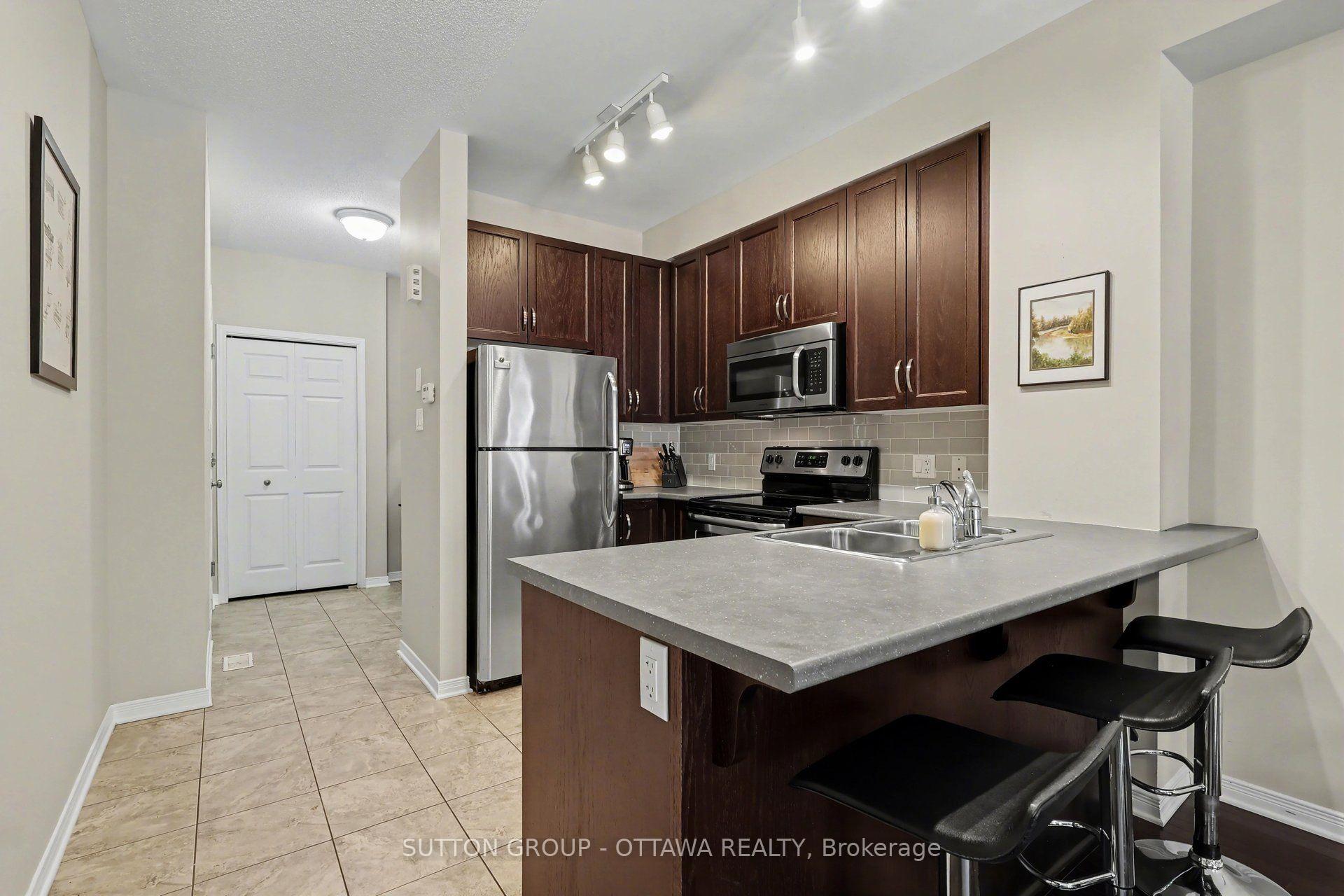 Photo 5 of Unit 36, 340 London Terrace, Ottawa, Manor Park — HOMEH