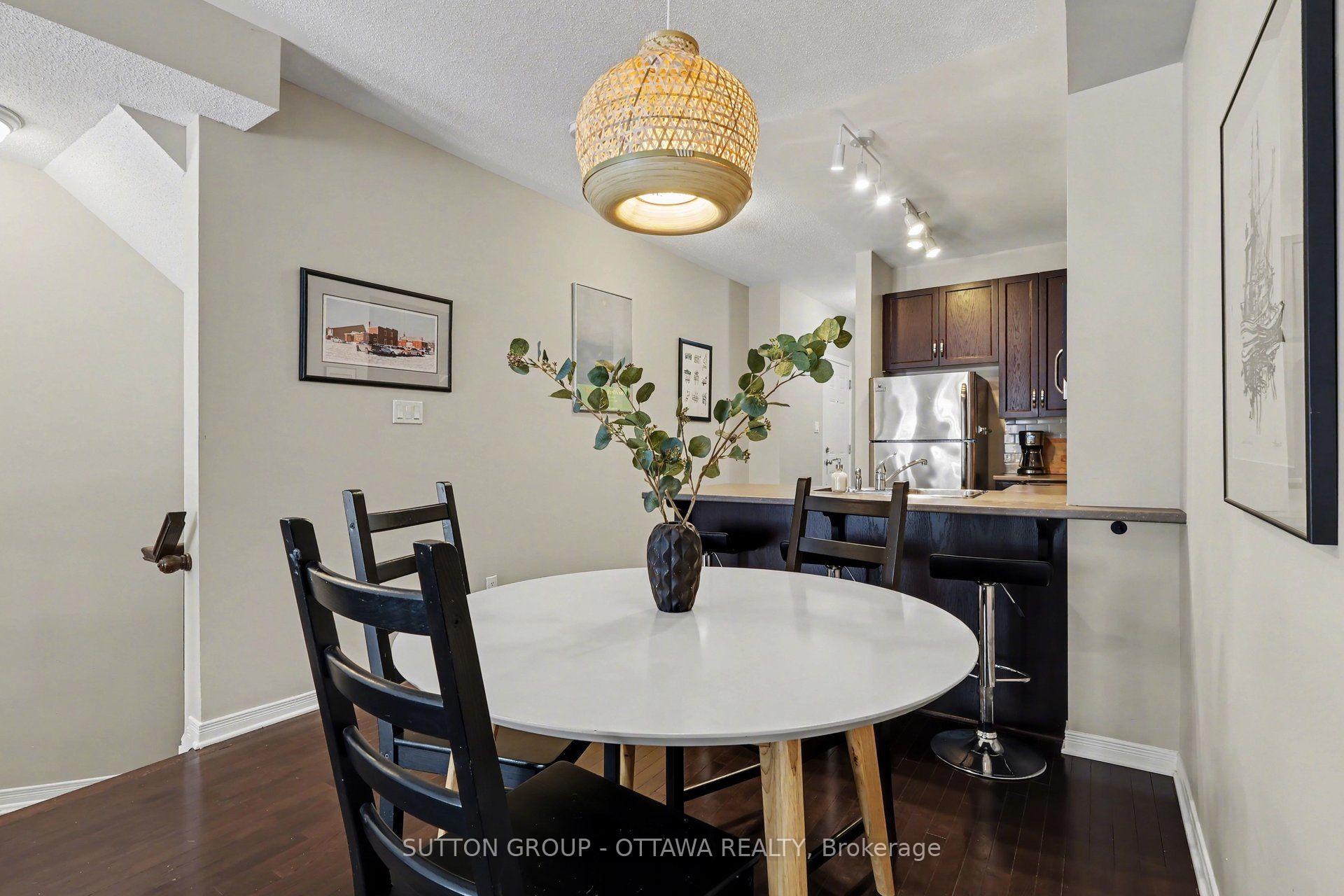 Photo 9 of Unit 36, 340 London Terrace, Ottawa, Manor Park — HOMEH