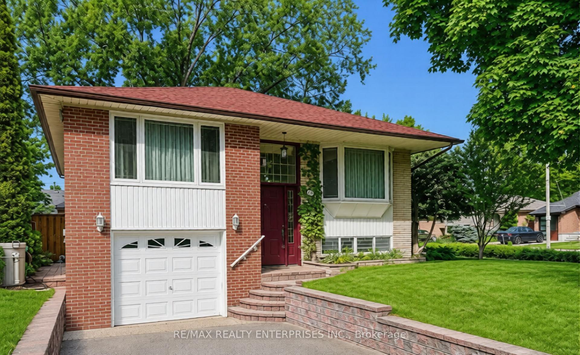 Photo 2 of 1571 Muir Road, Mississauga, Lakeview — HOMEH