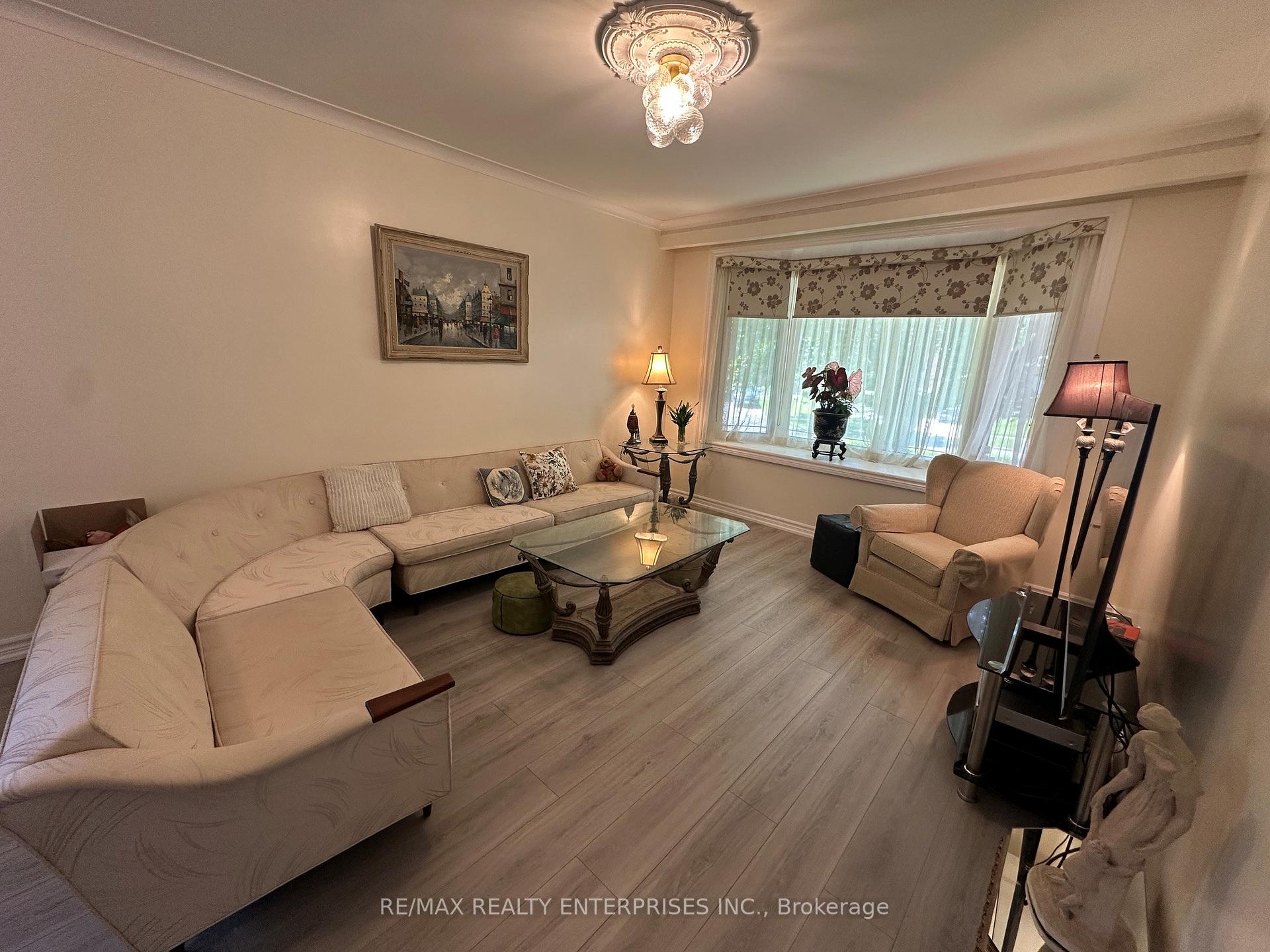 Photo 7 of 1571 Muir Road, Mississauga, Lakeview — HOMEH
