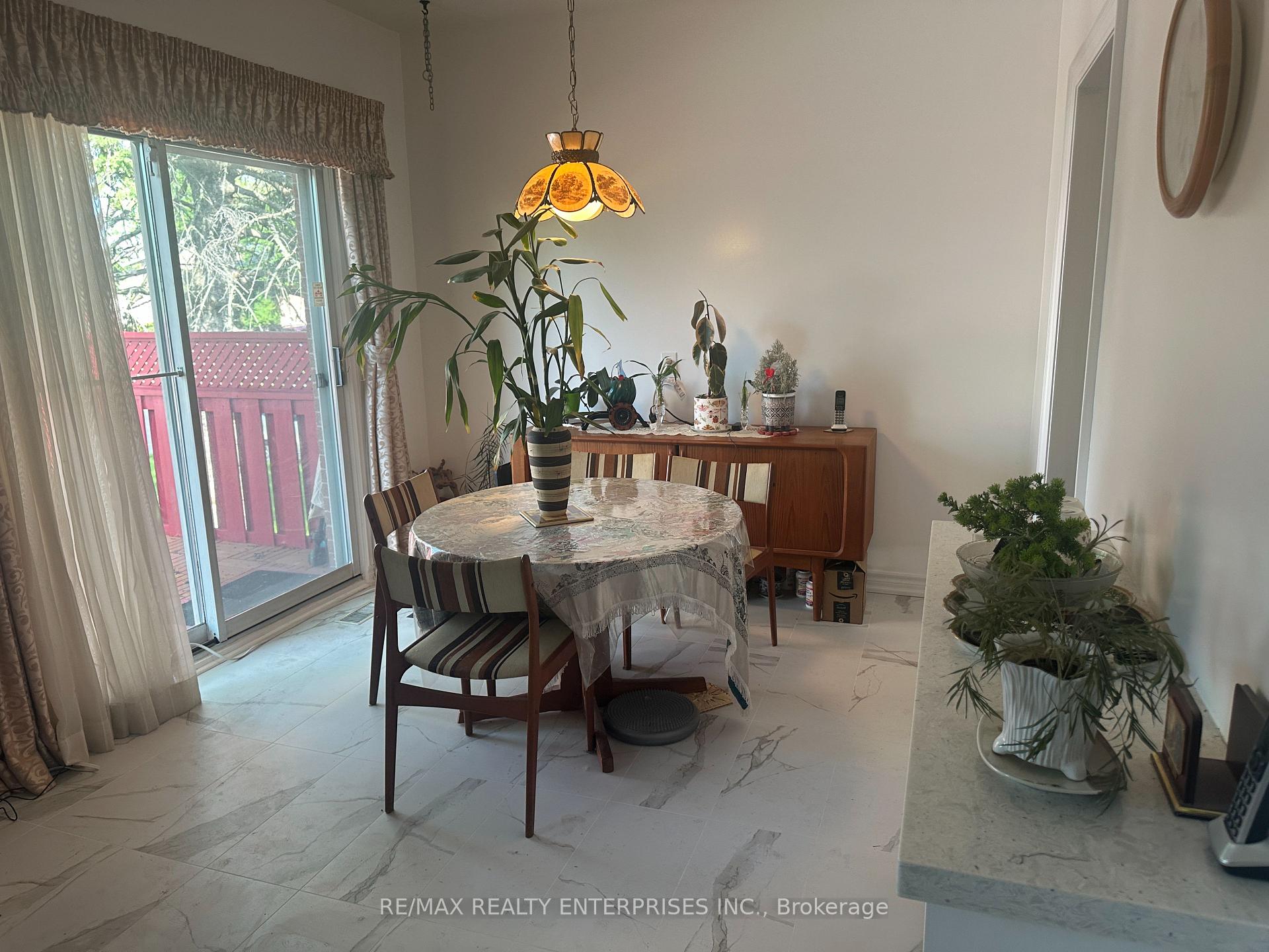 Photo 10 of 1571 Muir Road, Mississauga, Lakeview — HOMEH