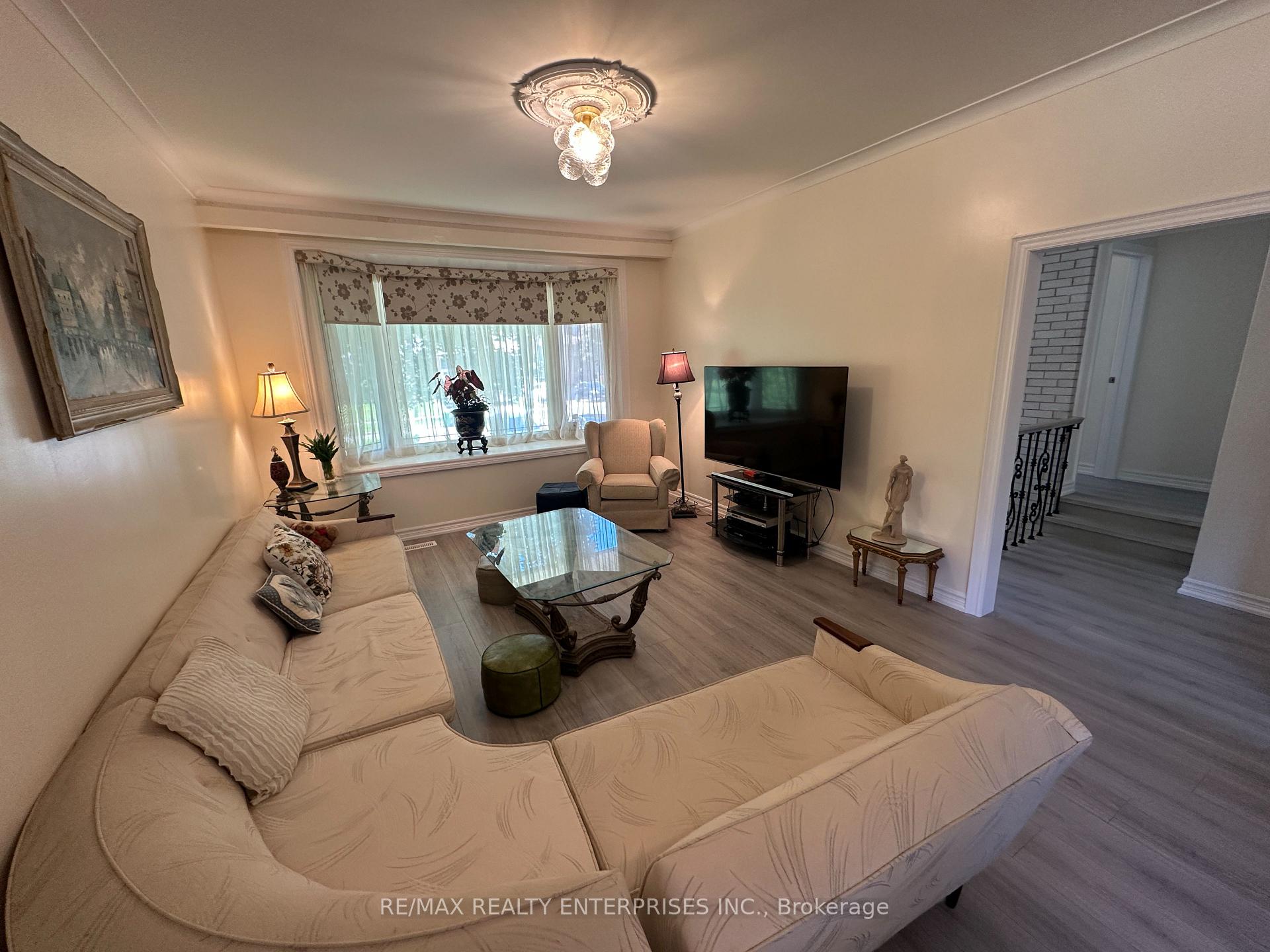 Photo 12 of 1571 Muir Road, Mississauga, Lakeview — HOMEH