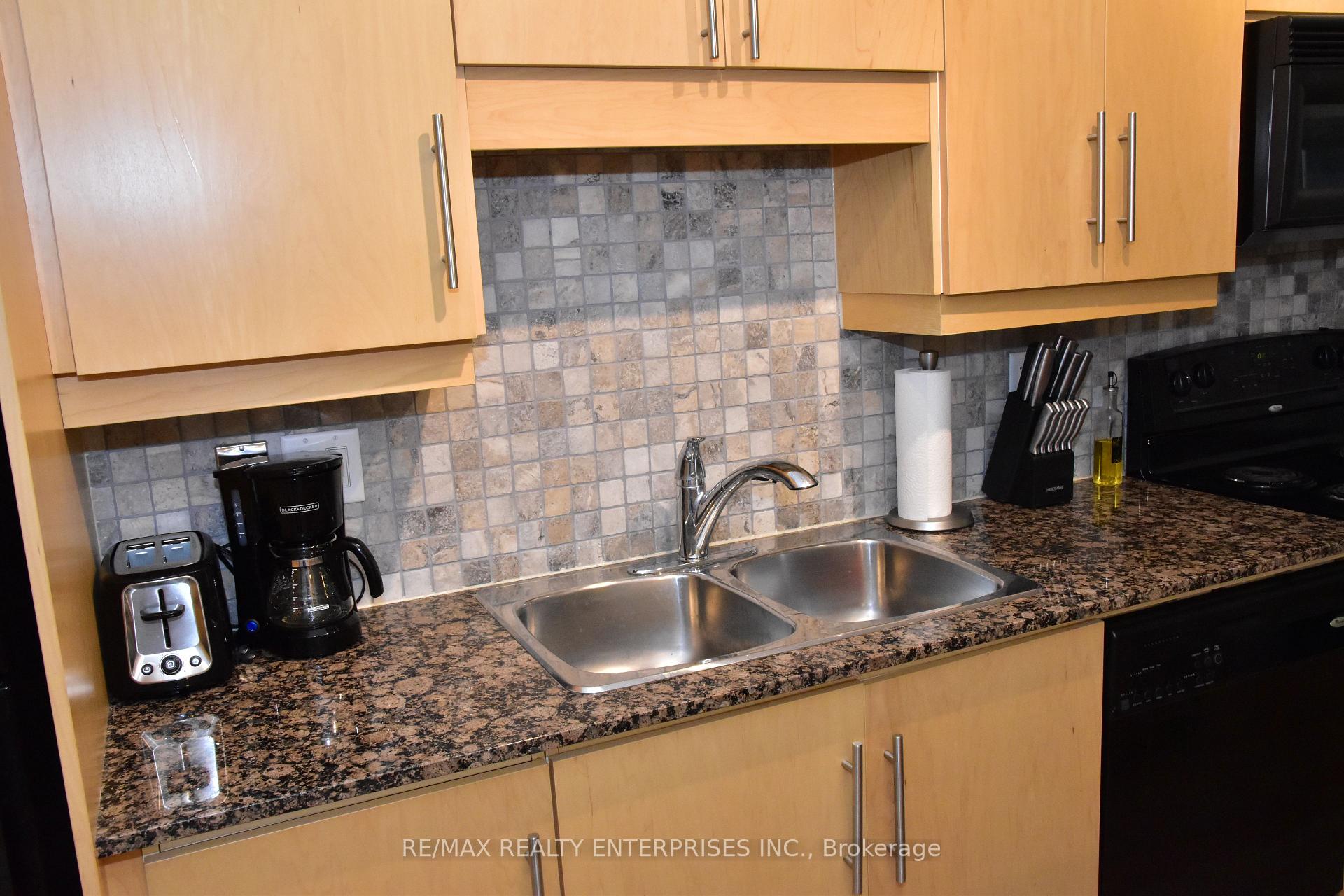 Photo 8 of Unit 1509, 20 Blue Jays Way, Toronto, Waterfront Communities — HOMEH
