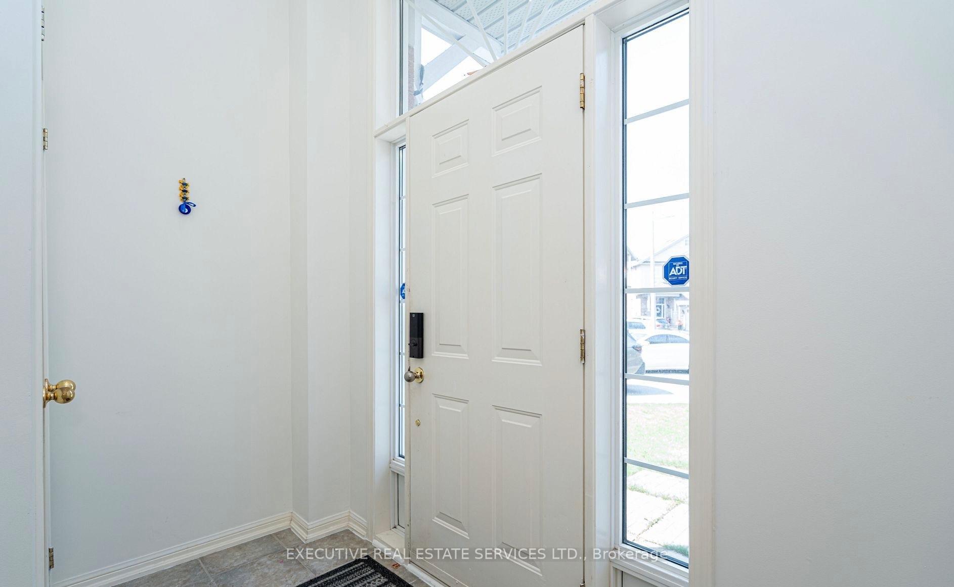 Photo 4 of 25 Dreamcrest Court, Whitby, Pringle Creek — HOMEH