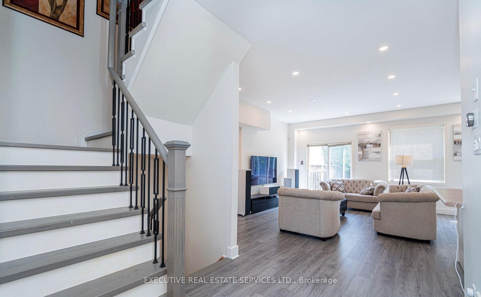 Photo 6 of 25 Dreamcrest Court, Whitby, Pringle Creek — HOMEH