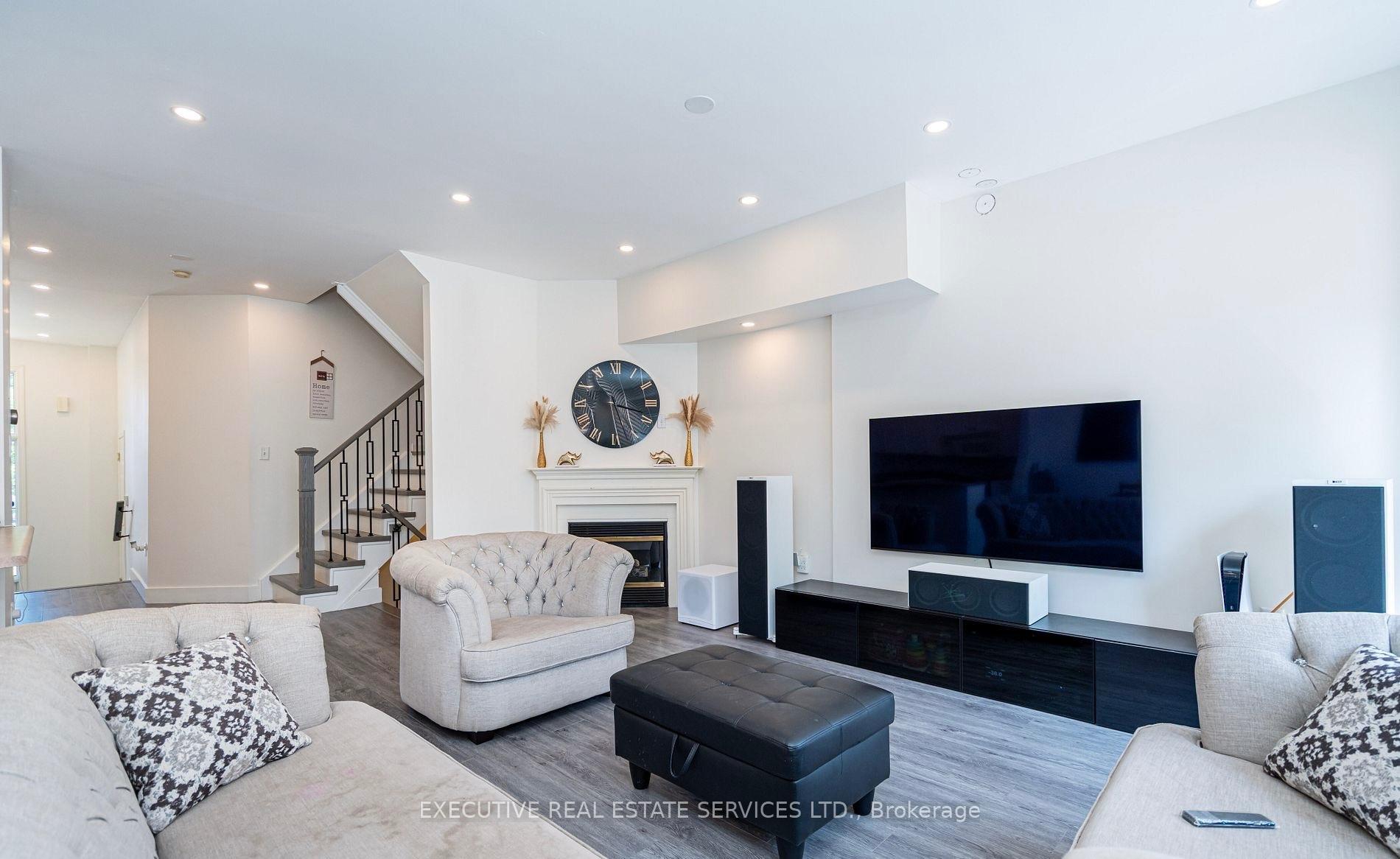 Photo 7 of 25 Dreamcrest Court, Whitby, Pringle Creek — HOMEH