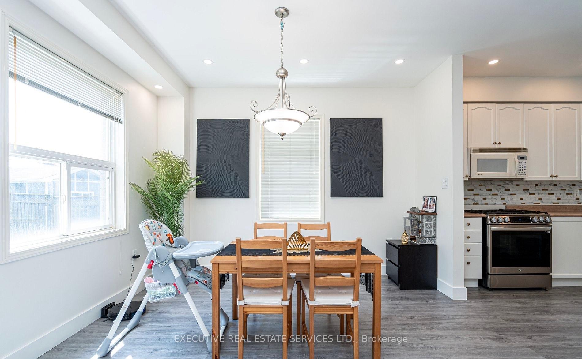 Photo 15 of 25 Dreamcrest Court, Whitby, Pringle Creek — HOMEH