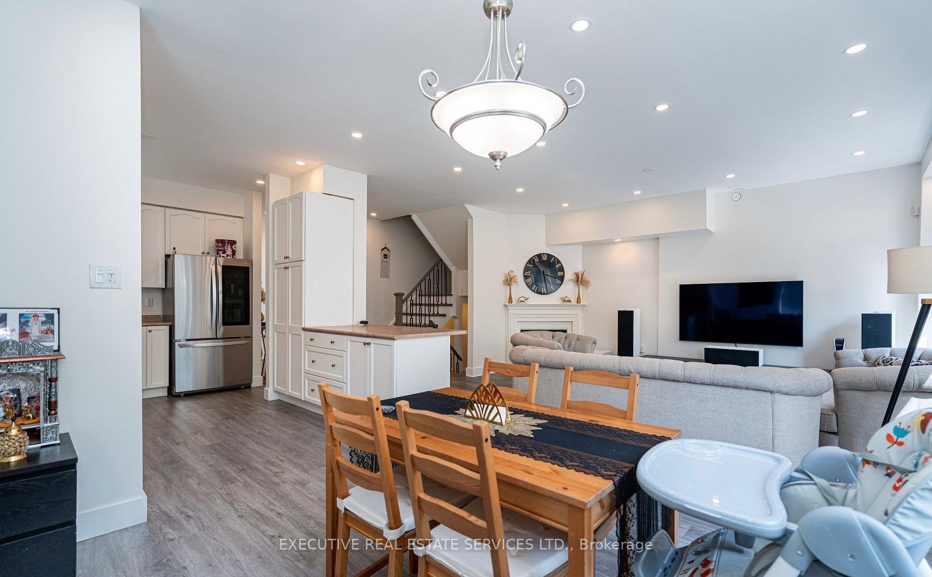 Photo 16 of 25 Dreamcrest Court, Whitby, Pringle Creek — HOMEH