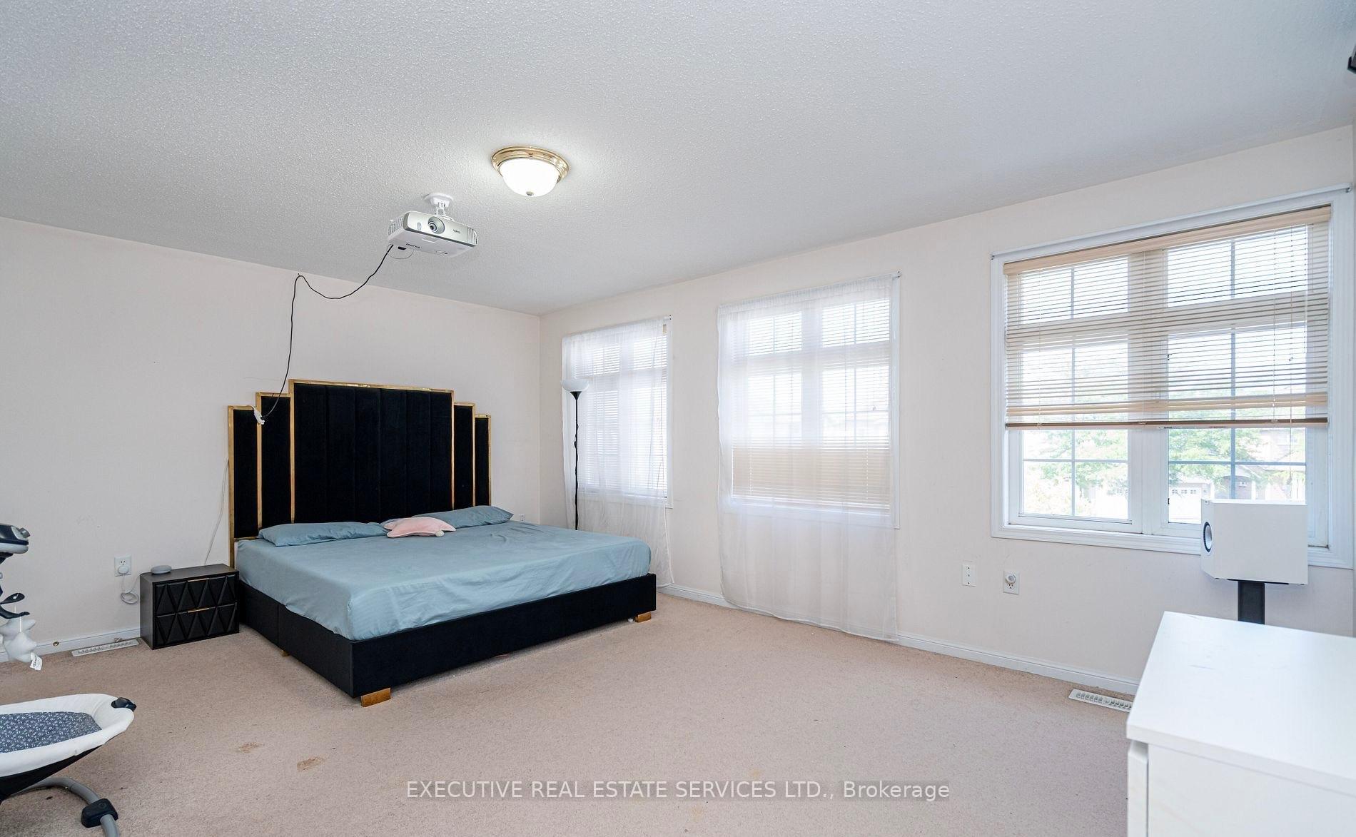 Photo 26 of 25 Dreamcrest Court, Whitby, Pringle Creek — HOMEH