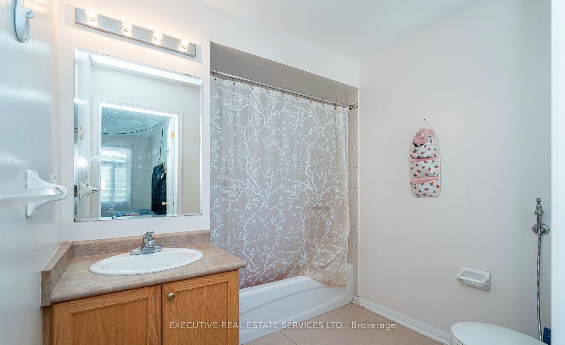 Photo 32 of 25 Dreamcrest Court, Whitby, Pringle Creek — HOMEH