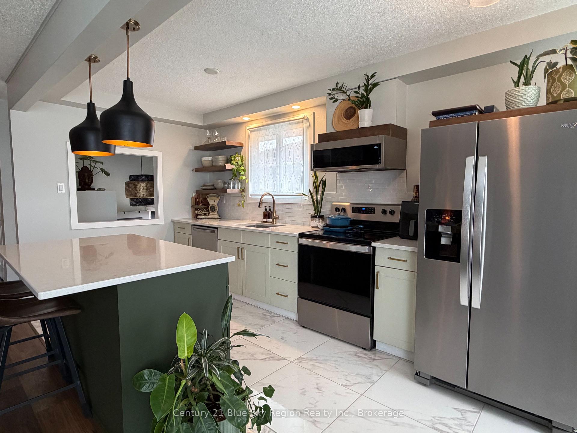 Photo 5 of 40 Charlton Crescent, North Bay, Ferris — HOMEH