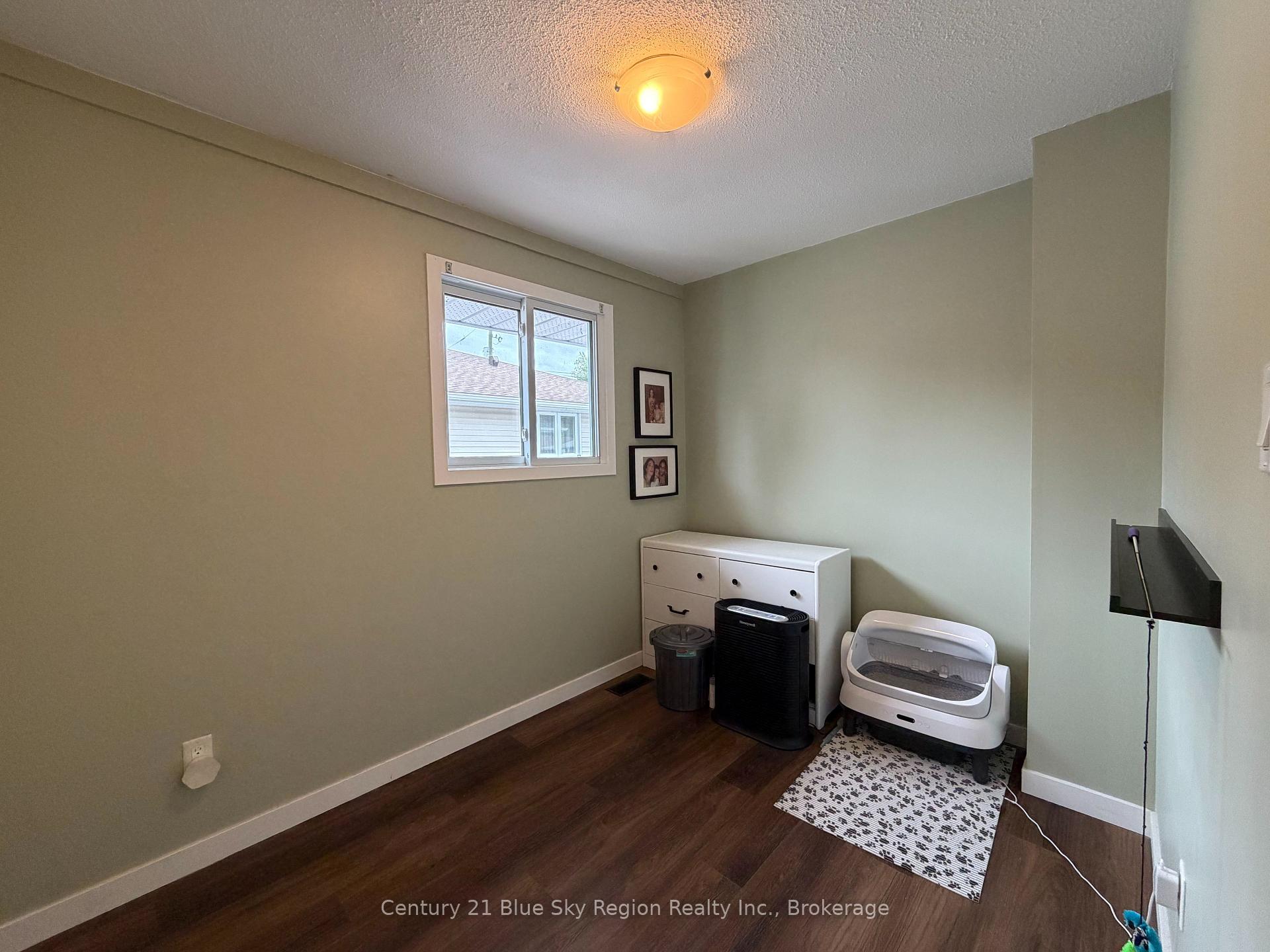 Photo 12 of 40 Charlton Crescent, North Bay, Ferris — HOMEH