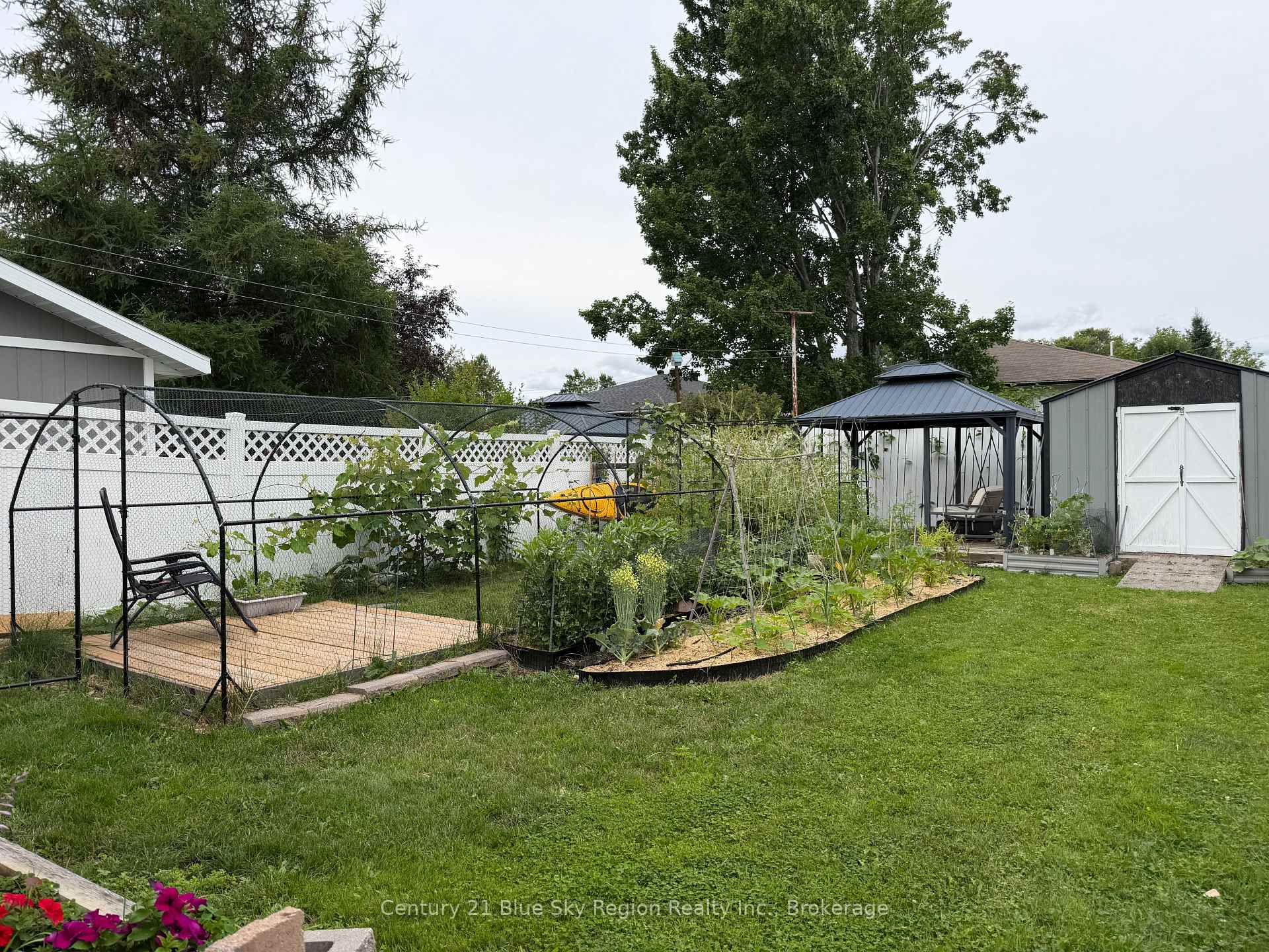 Photo 29 of 40 Charlton Crescent, North Bay, Ferris — HOMEH