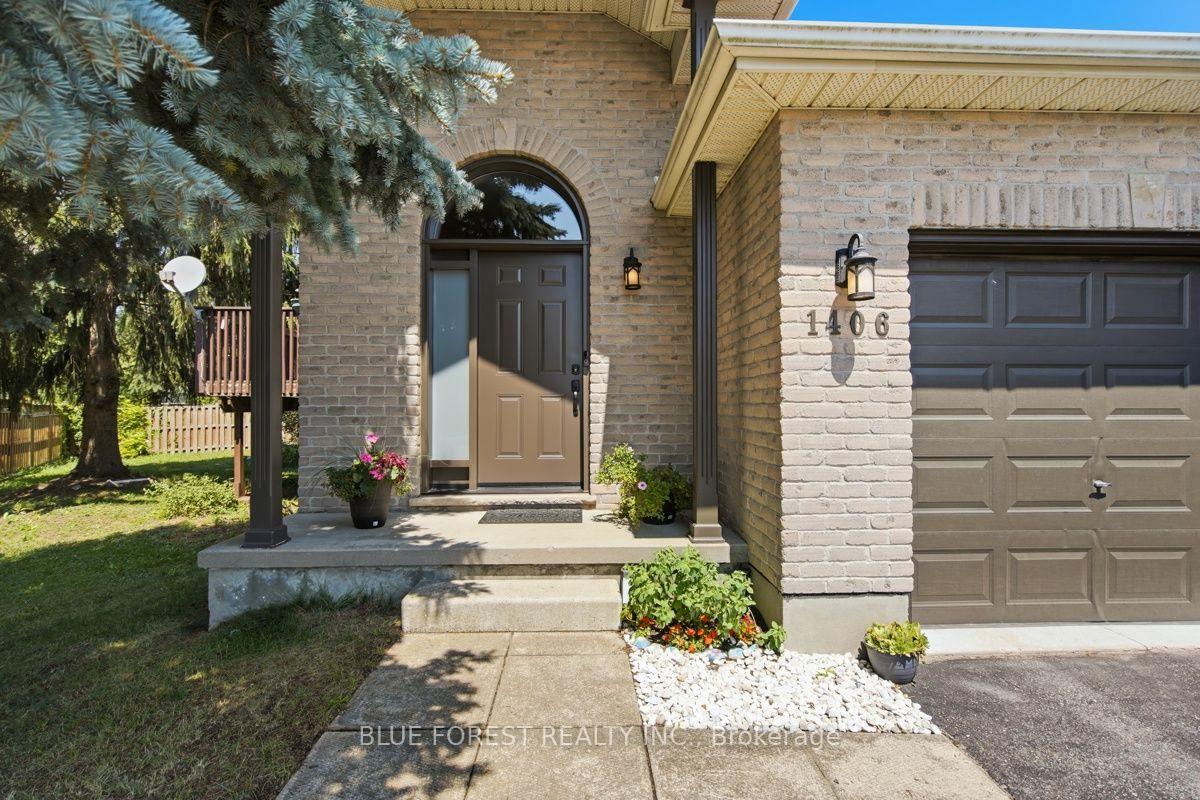 Photo 5 of 1406 Aspenridge Crescent, London, East A — HOMEH