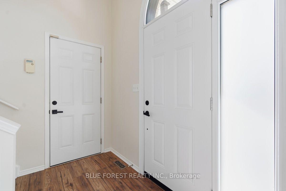 Photo 6 of 1406 Aspenridge Crescent, London, East A — HOMEH