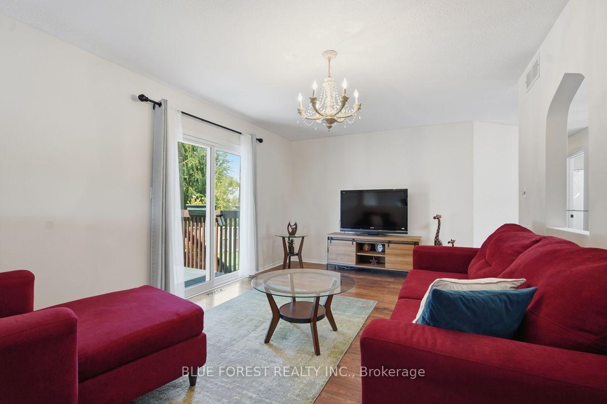 Photo 8 of 1406 Aspenridge Crescent, London, East A — HOMEH