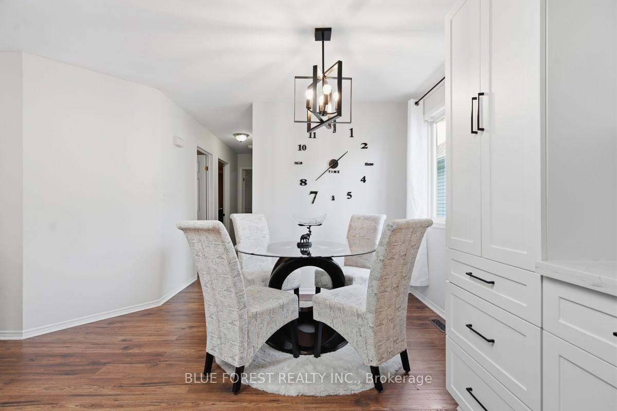 Photo 13 of 1406 Aspenridge Crescent, London, East A — HOMEH