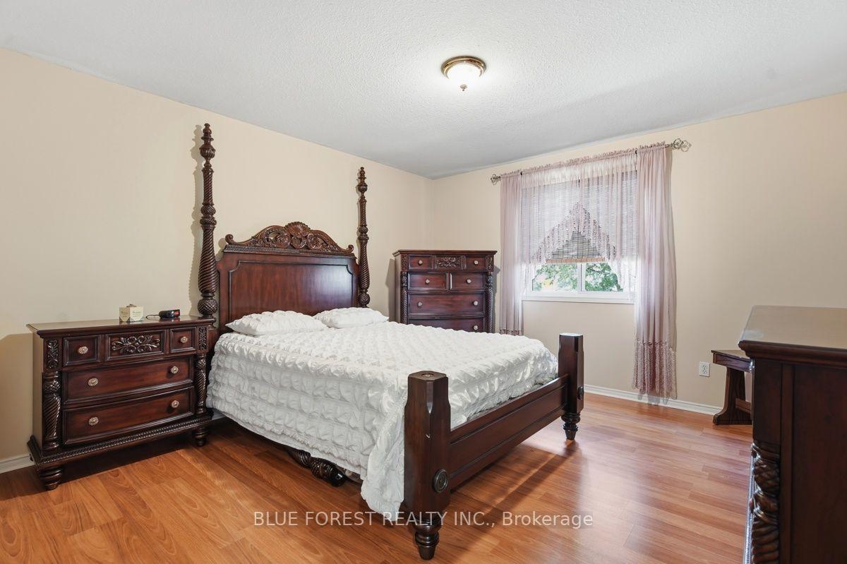 Photo 19 of 1406 Aspenridge Crescent, London, East A — HOMEH