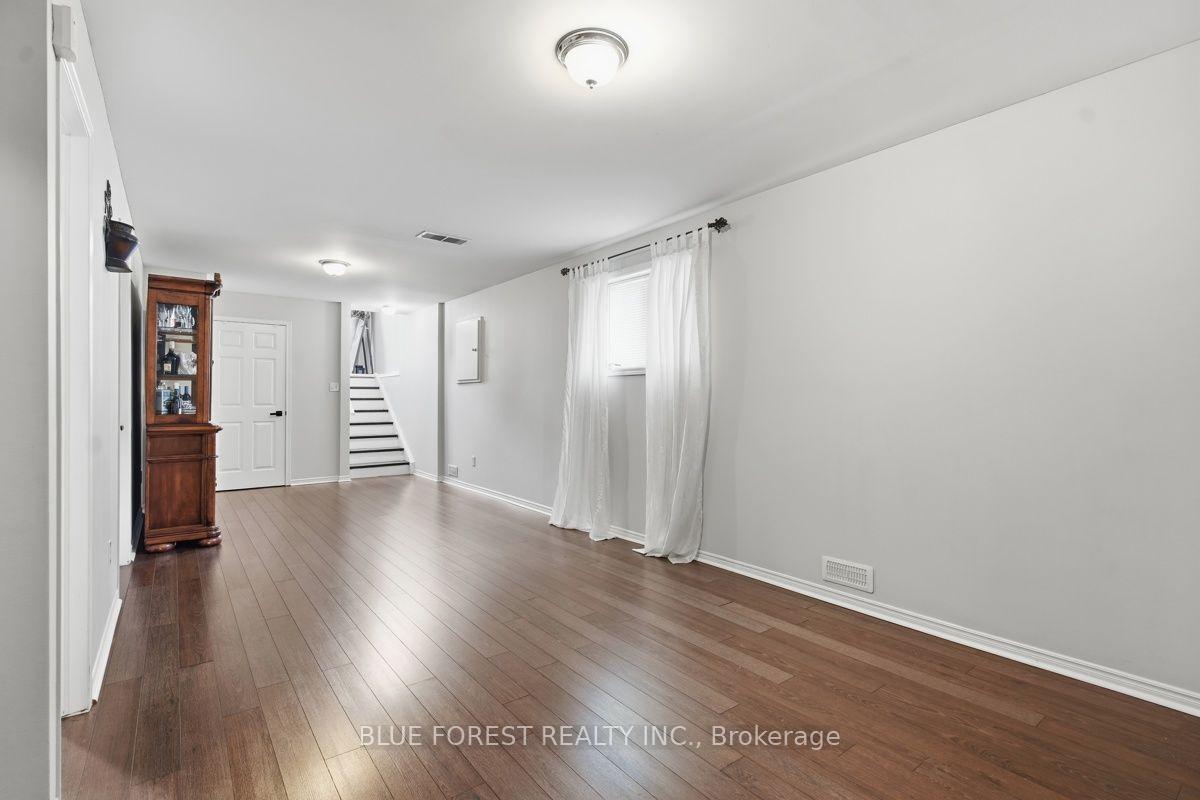 Photo 28 of 1406 Aspenridge Crescent, London, East A — HOMEH