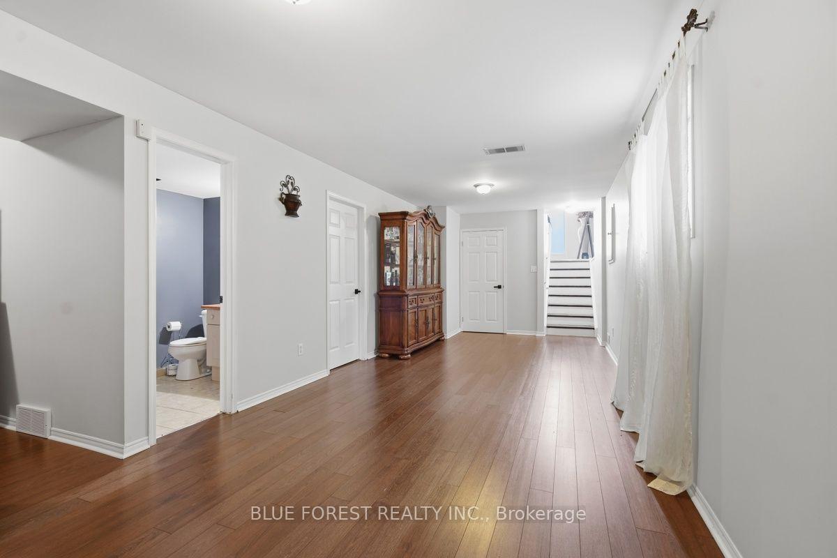 Photo 29 of 1406 Aspenridge Crescent, London, East A — HOMEH