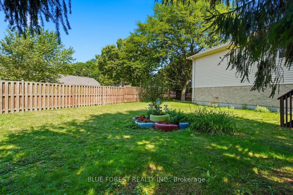 Photo 43 of 1406 Aspenridge Crescent, London, East A — HOMEH
