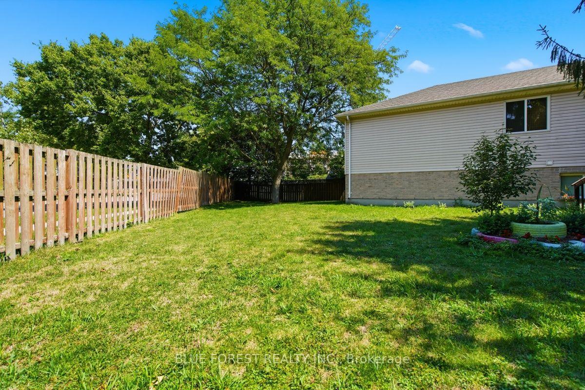 Photo 44 of 1406 Aspenridge Crescent, London, East A — HOMEH