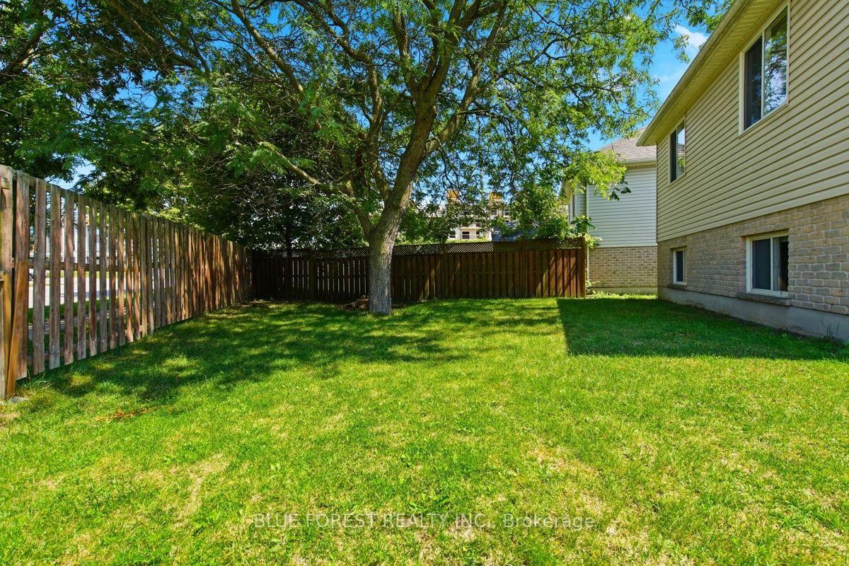 Photo 45 of 1406 Aspenridge Crescent, London, East A — HOMEH