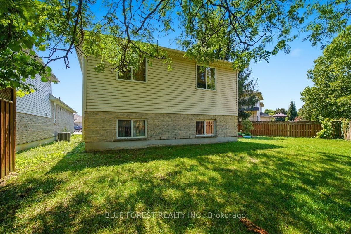 Photo 46 of 1406 Aspenridge Crescent, London, East A — HOMEH