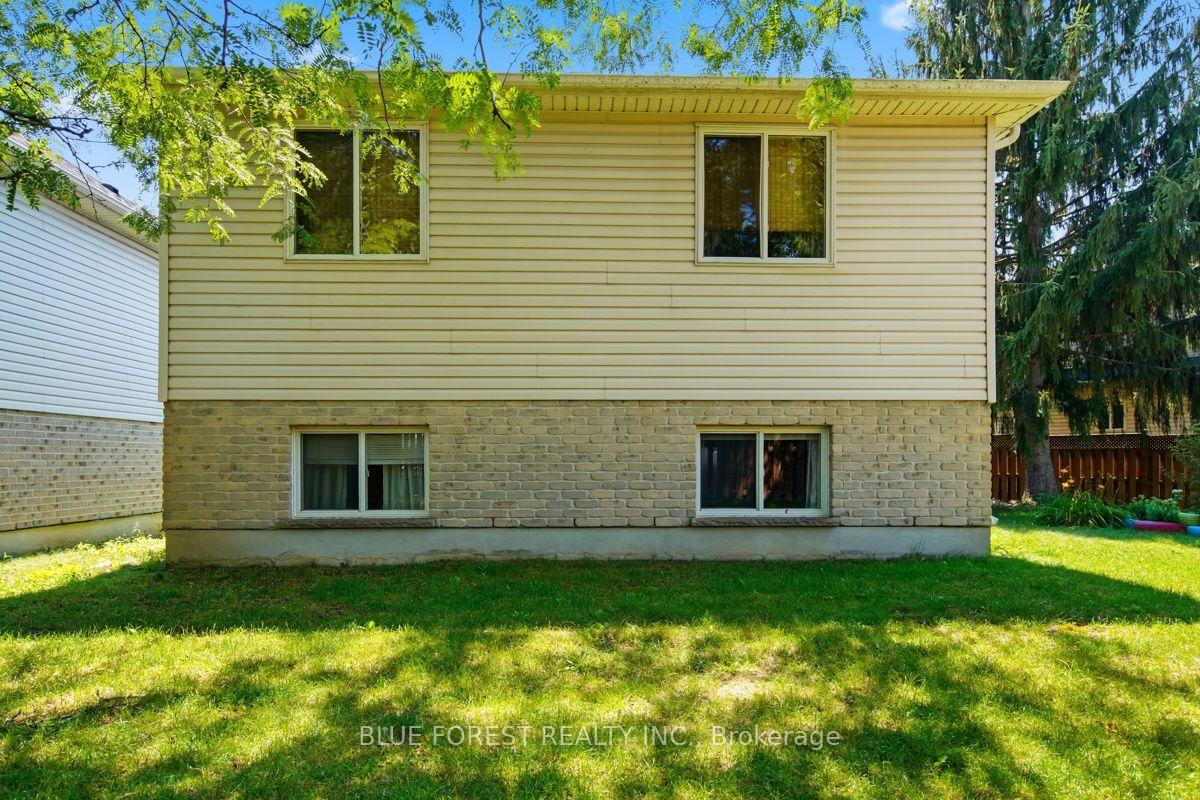 Photo 47 of 1406 Aspenridge Crescent, London, East A — HOMEH