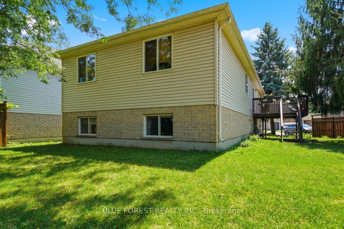 Photo 48 of 1406 Aspenridge Crescent, London, East A — HOMEH