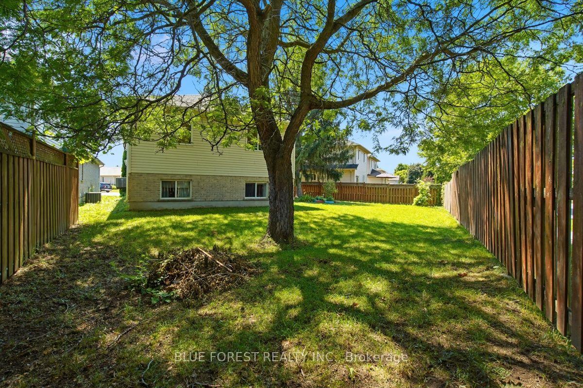 Photo 49 of 1406 Aspenridge Crescent, London, East A — HOMEH