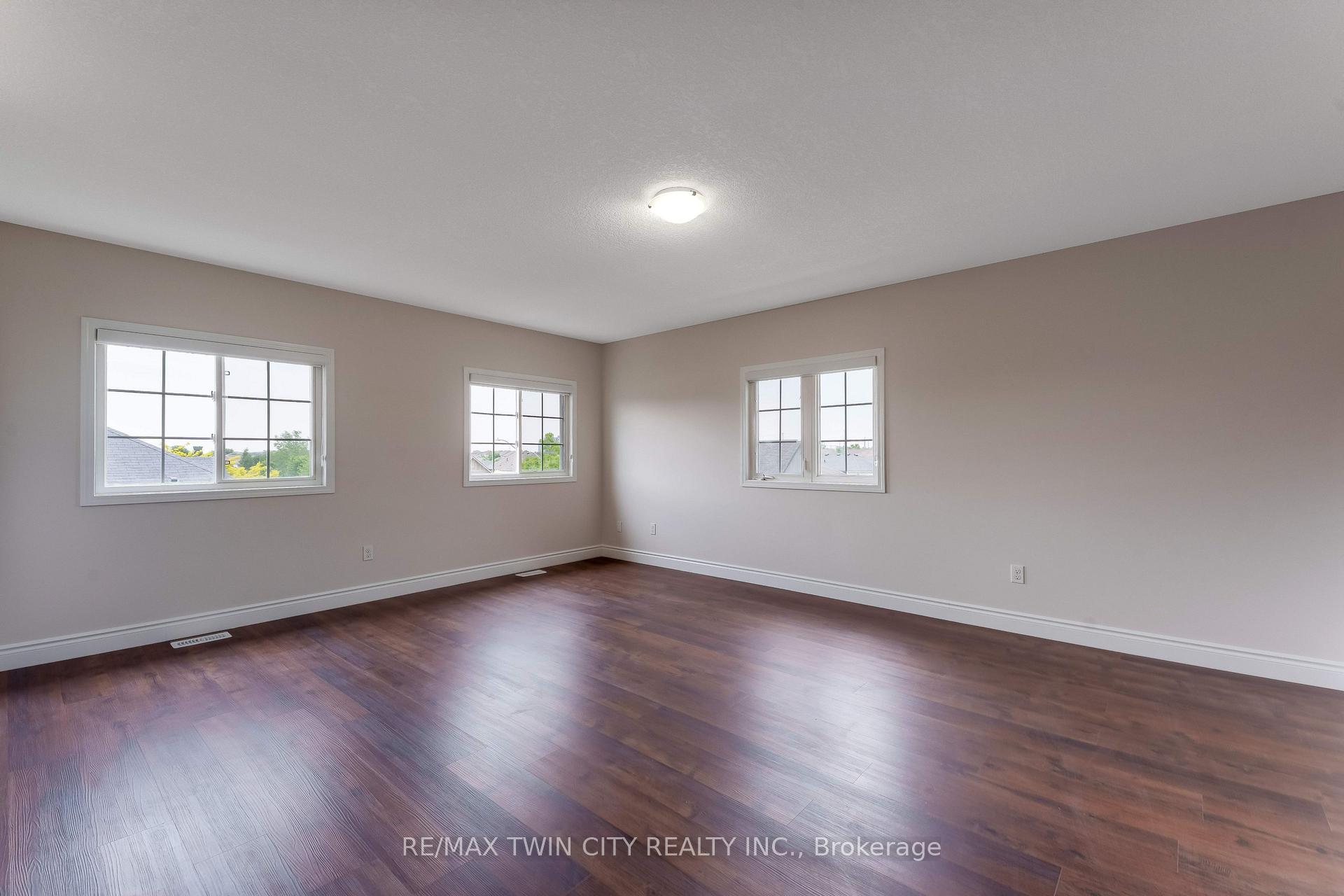 Photo 24 of 1263 Countrystone Drive, Kitchener, Highland West — HOMEH