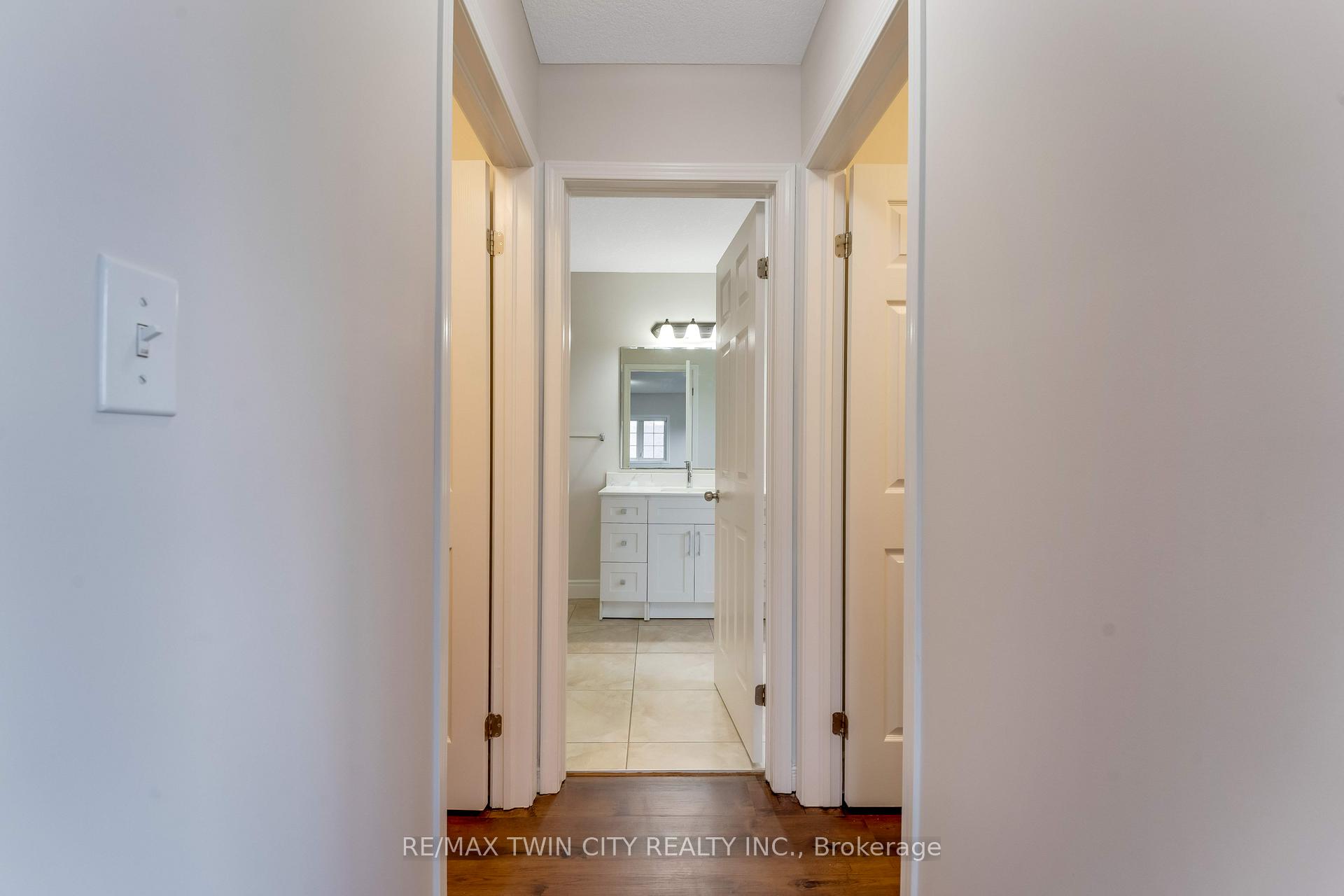 Photo 26 of 1263 Countrystone Drive, Kitchener, Highland West — HOMEH