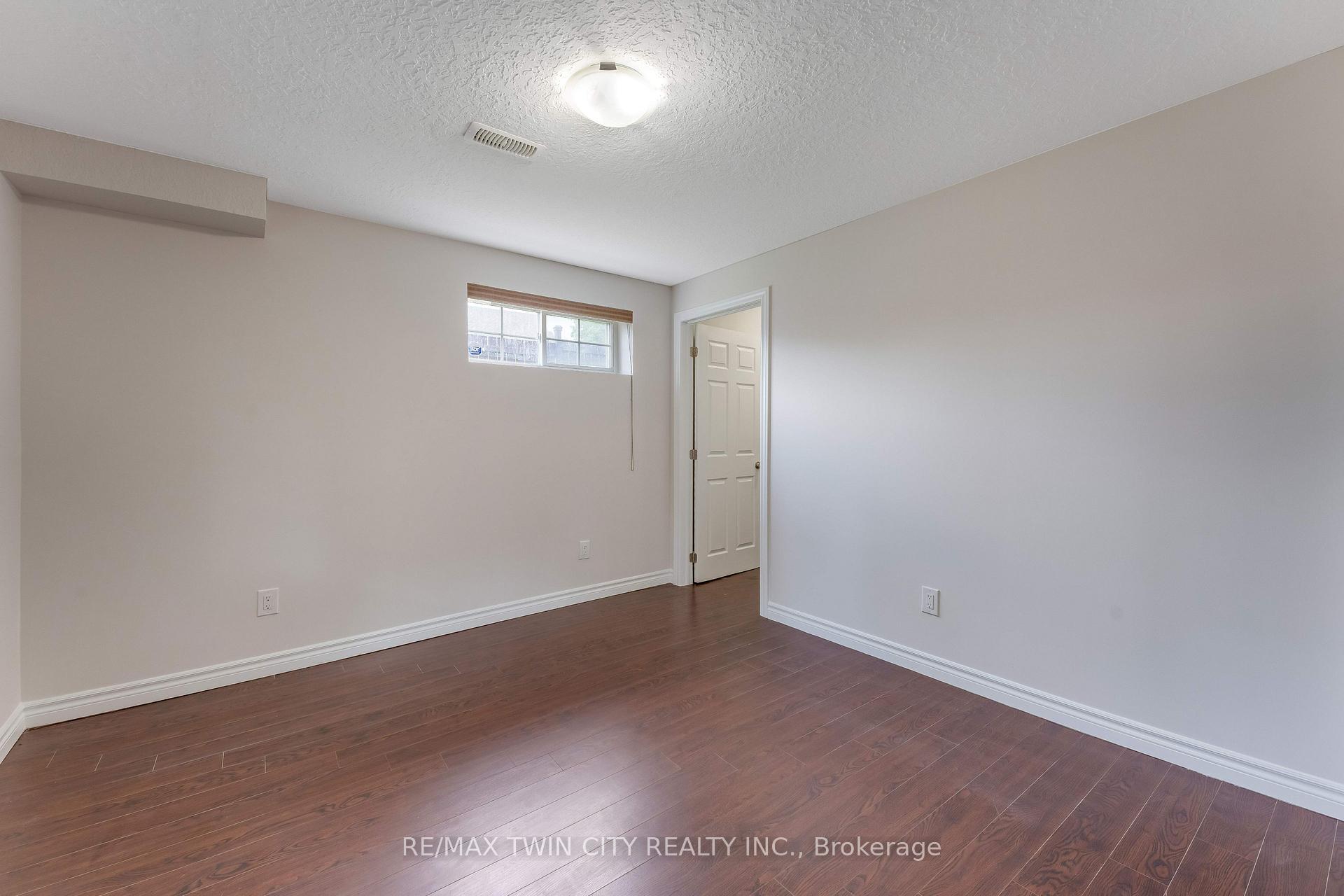 Photo 32 of 1263 Countrystone Drive, Kitchener, Highland West — HOMEH